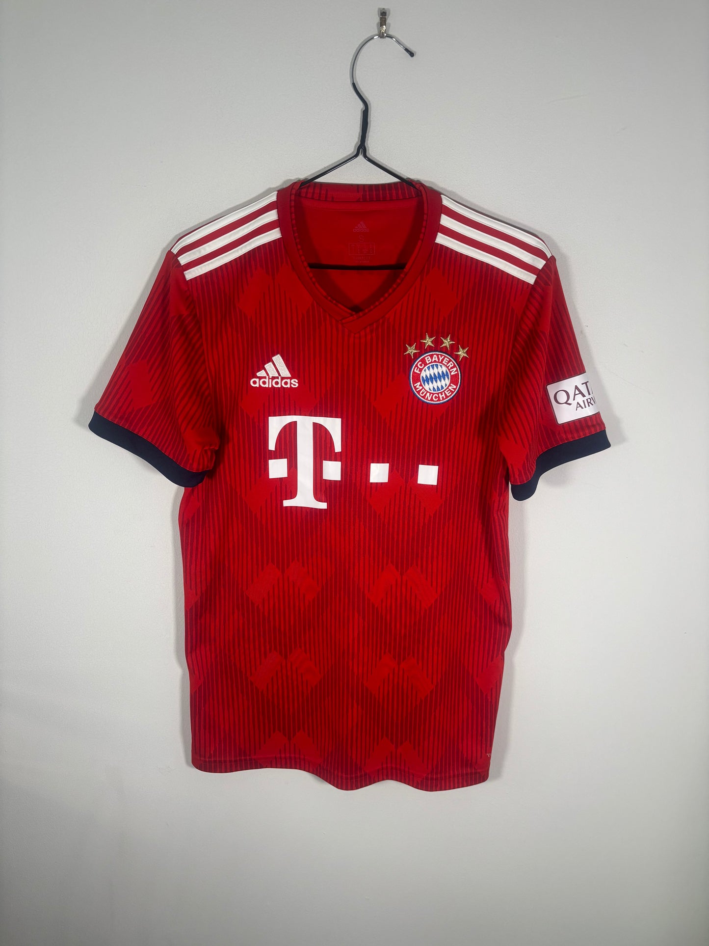 Bayern Munich Home Shirt 2018/19 (S)