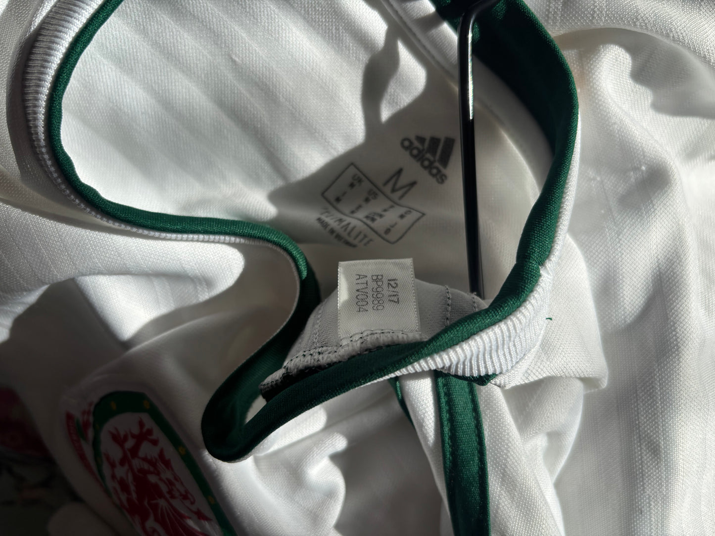 Wales Away Shirt 2018 (M)
