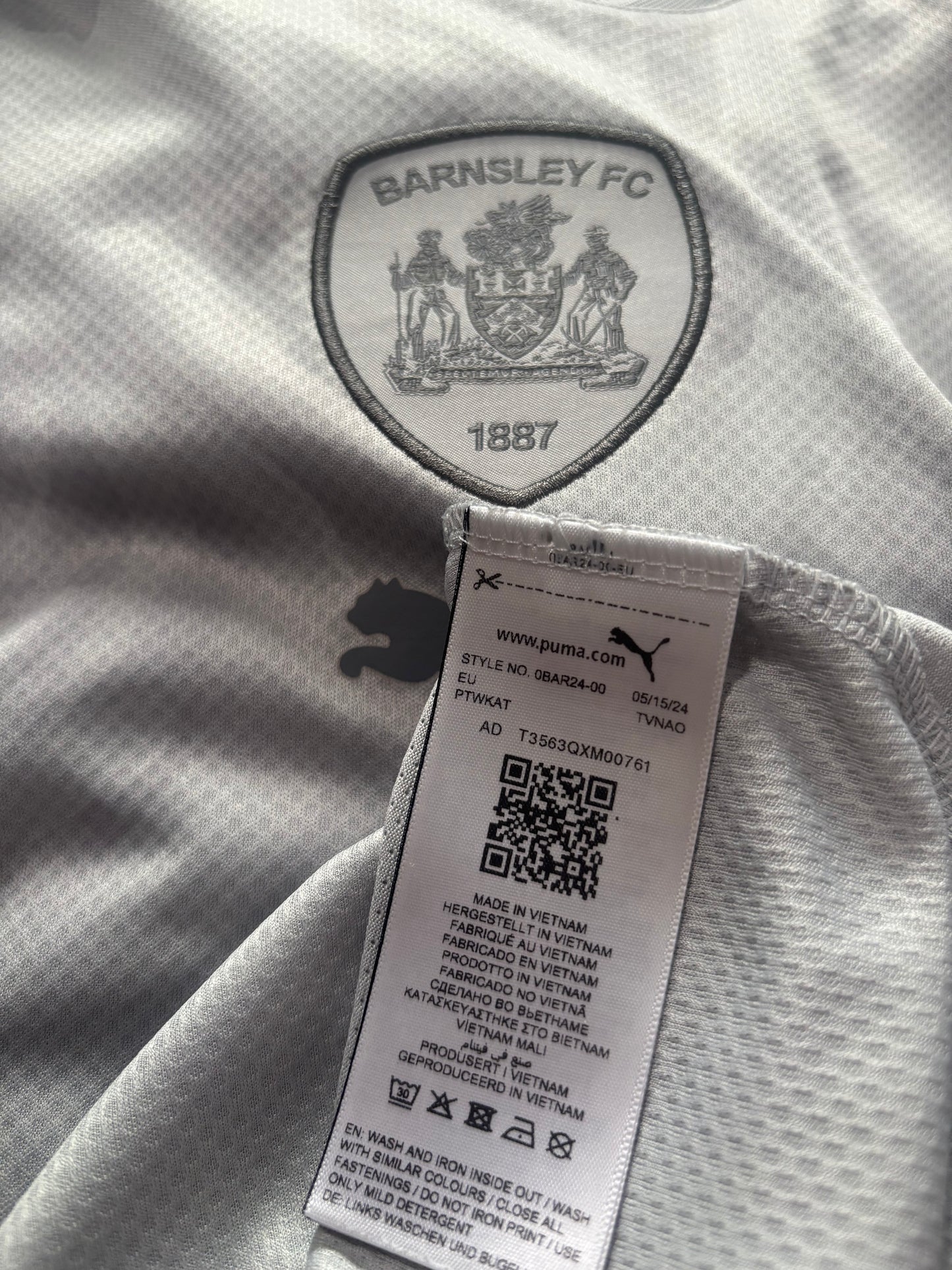 Barnsley Away Shirt 2024/24 (M)