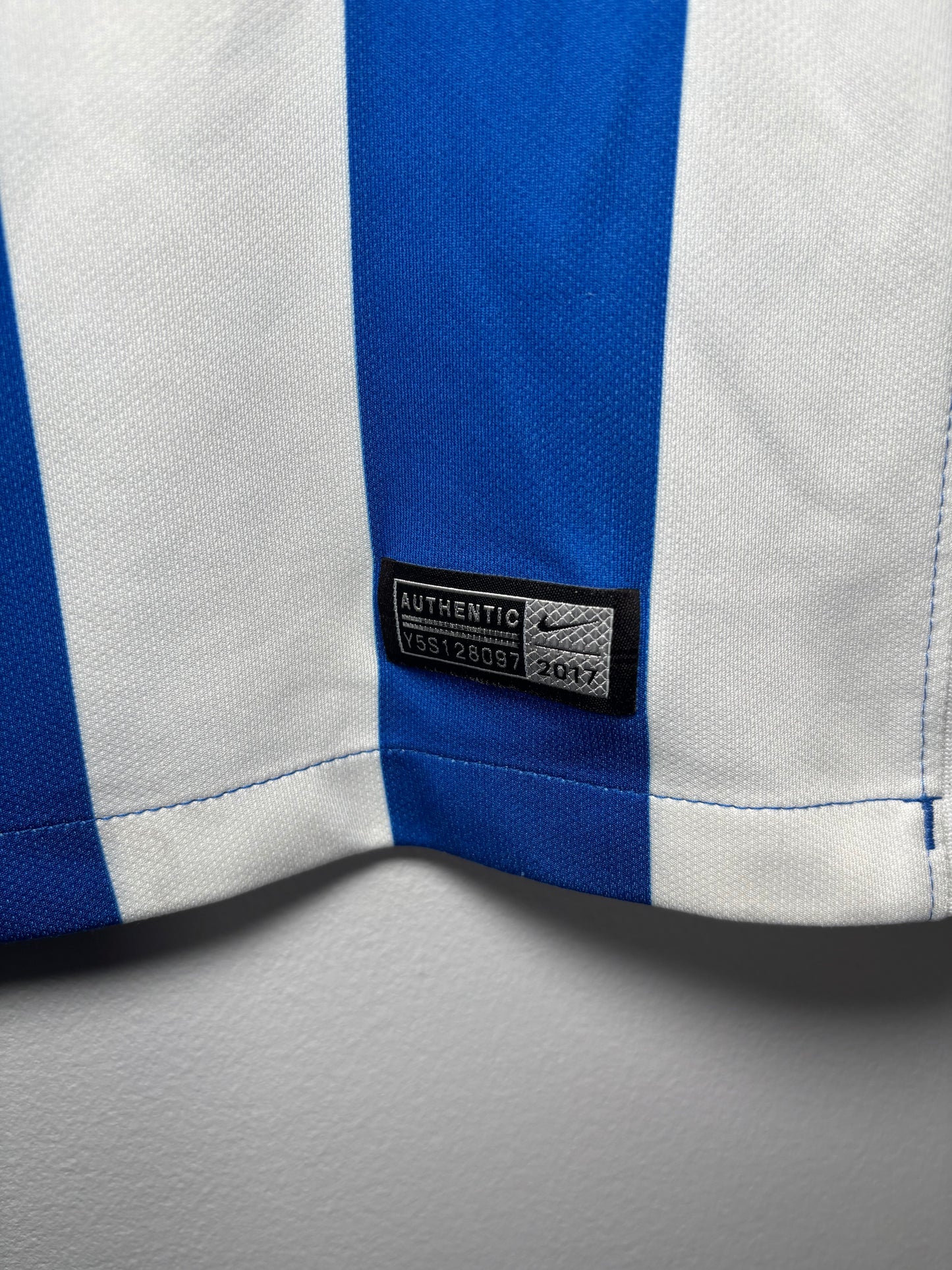Brighton And Hove Albion Home Shirt 2017/18 (S)
