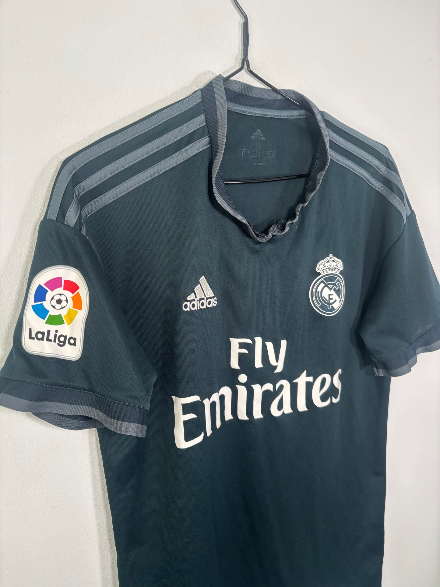 Real Madrid Away Shirt 2018/19 (S)
