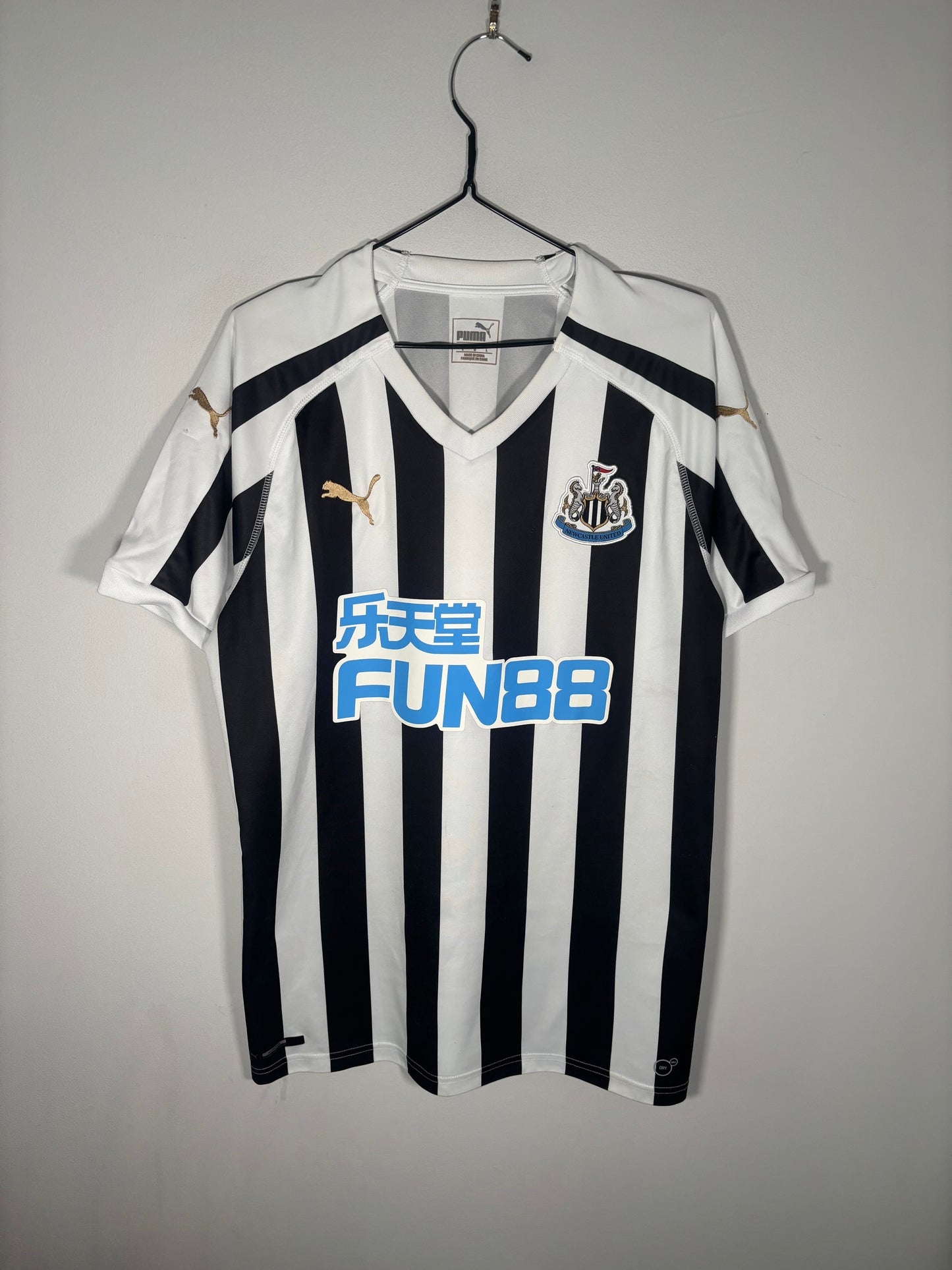 Newcastle United Home Shirt 2018/19 (S)