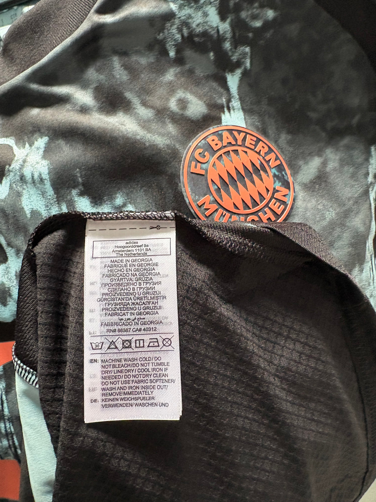 Bayern Munich Away Shirt 2024/25 (L)