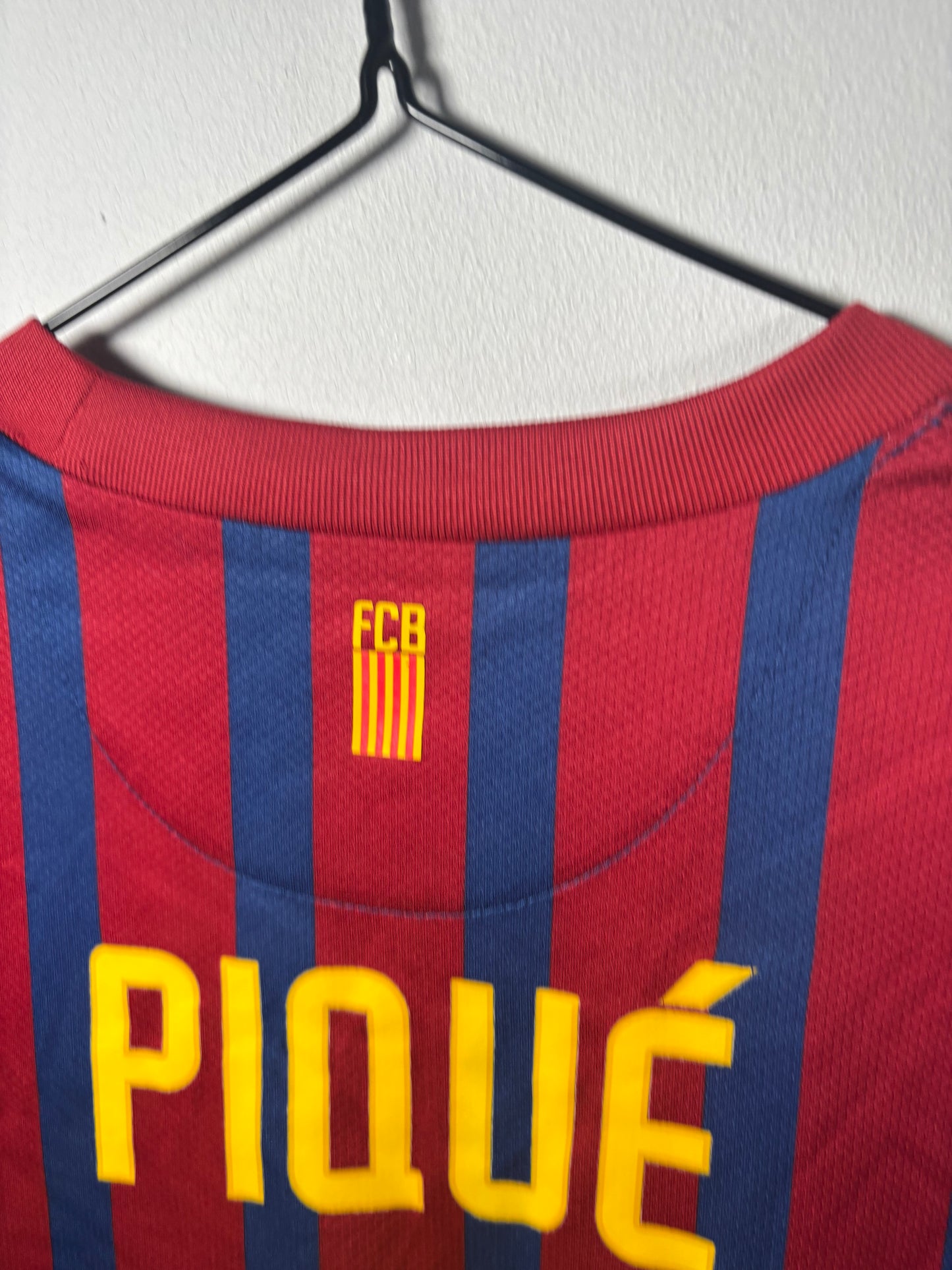 Barcelona Home Shirt 2011/12 Gerrard Pique (S)