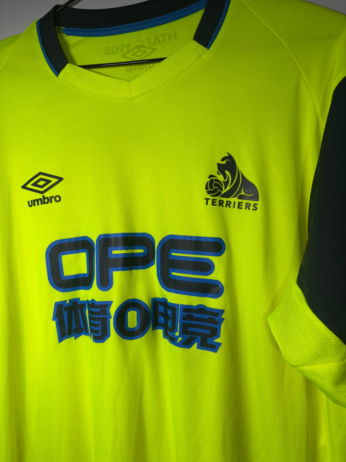 Huddersfield Town Third Shirt 2018/19 (L)