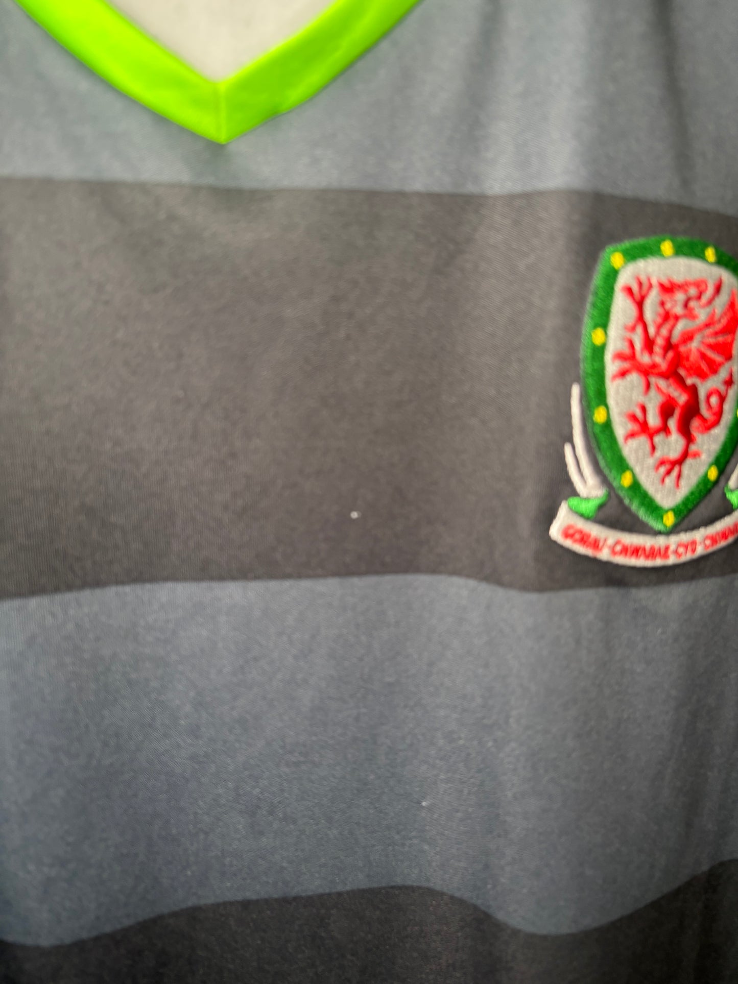 Wales Away Shirt 2016 (XL)