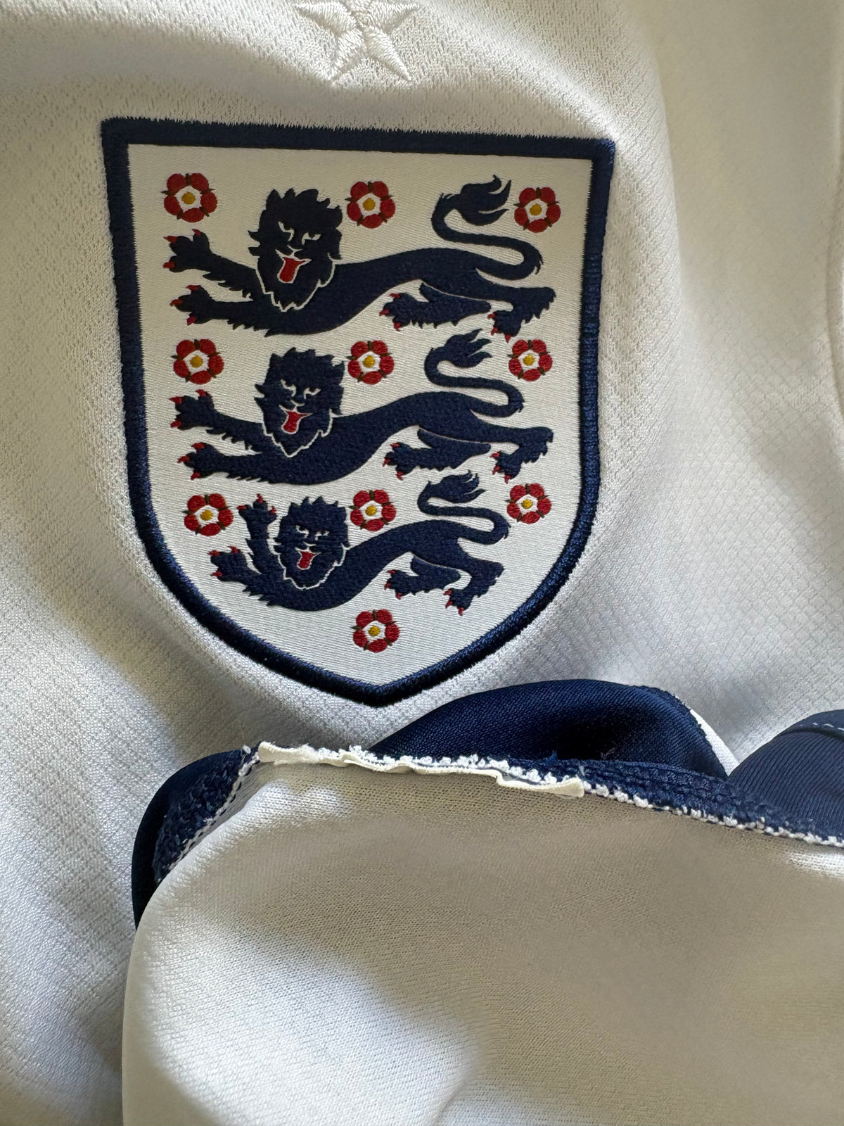 England Authentic Home Shirt 2024 (L)