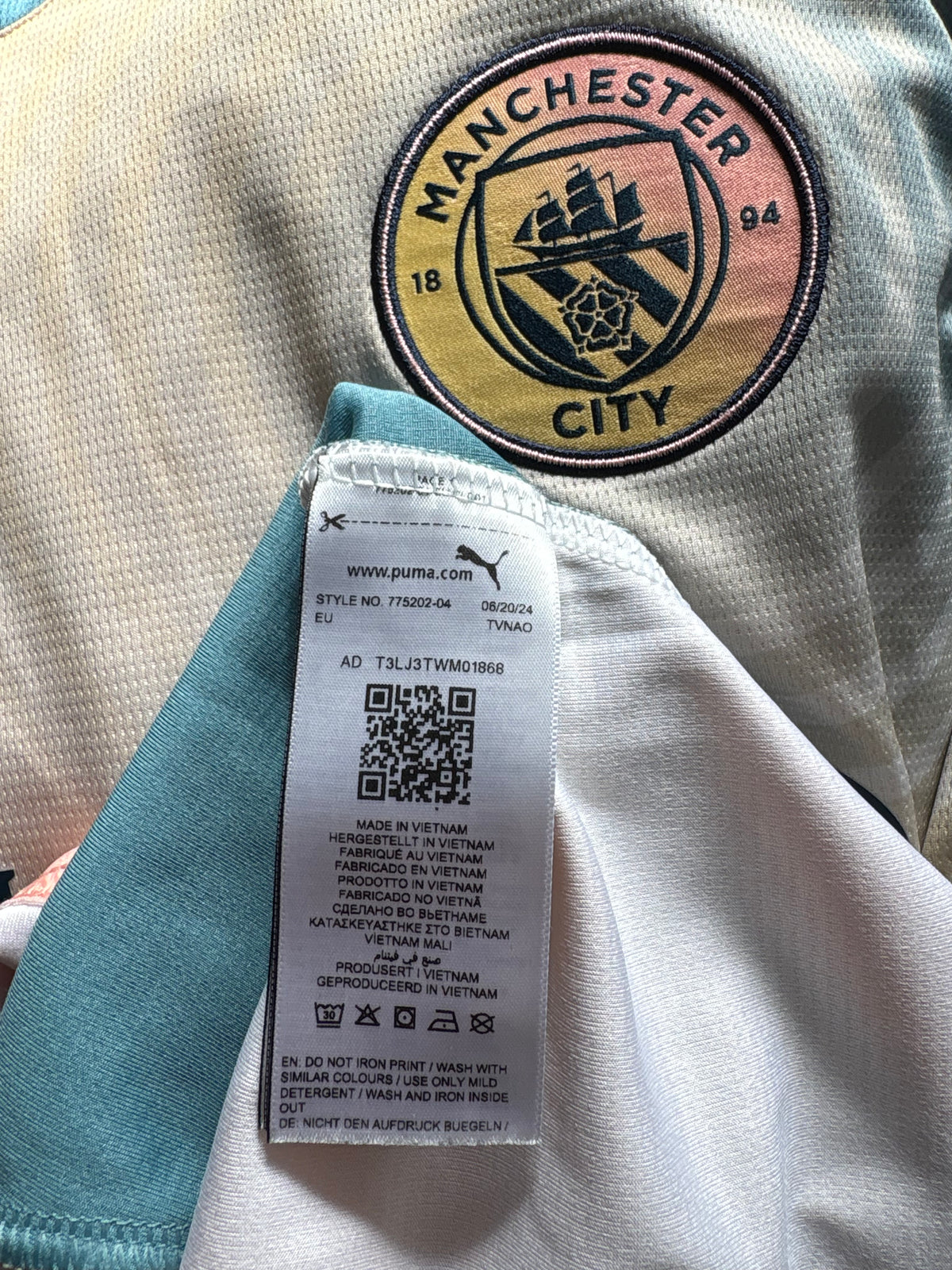 Manchester City Fourth Shirt 2024/25 (L)