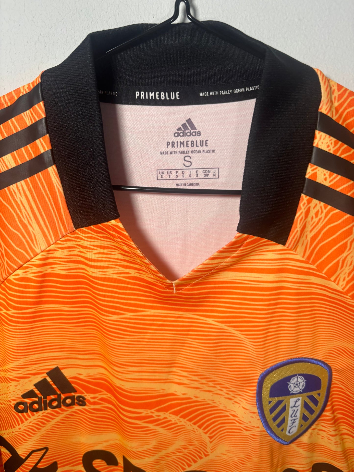 Leeds United Goalkeeper Shirt 2022/23 (S)