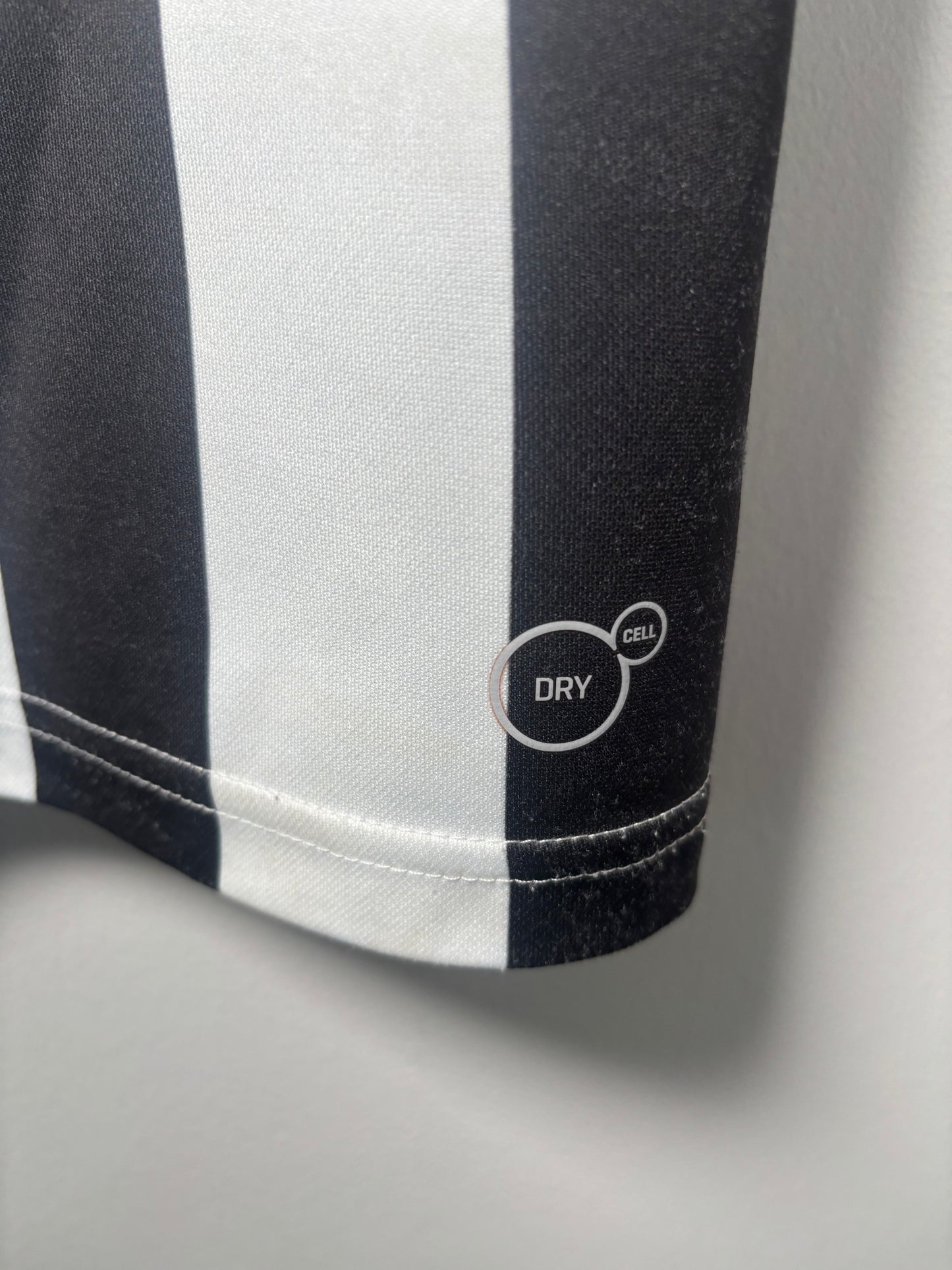 Newcastle United Home Shirt 2018/19 (S)