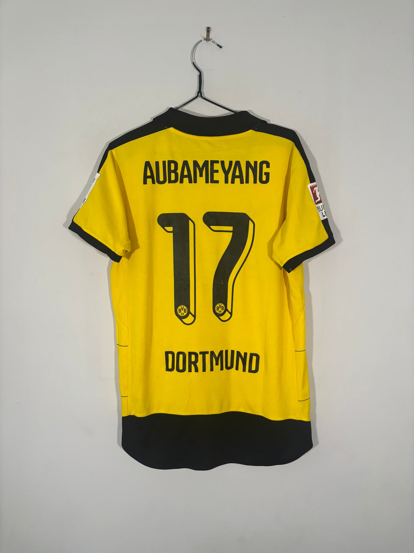 Borussia Dortmund Home Shirt 2015/16 Aubameyang (M)