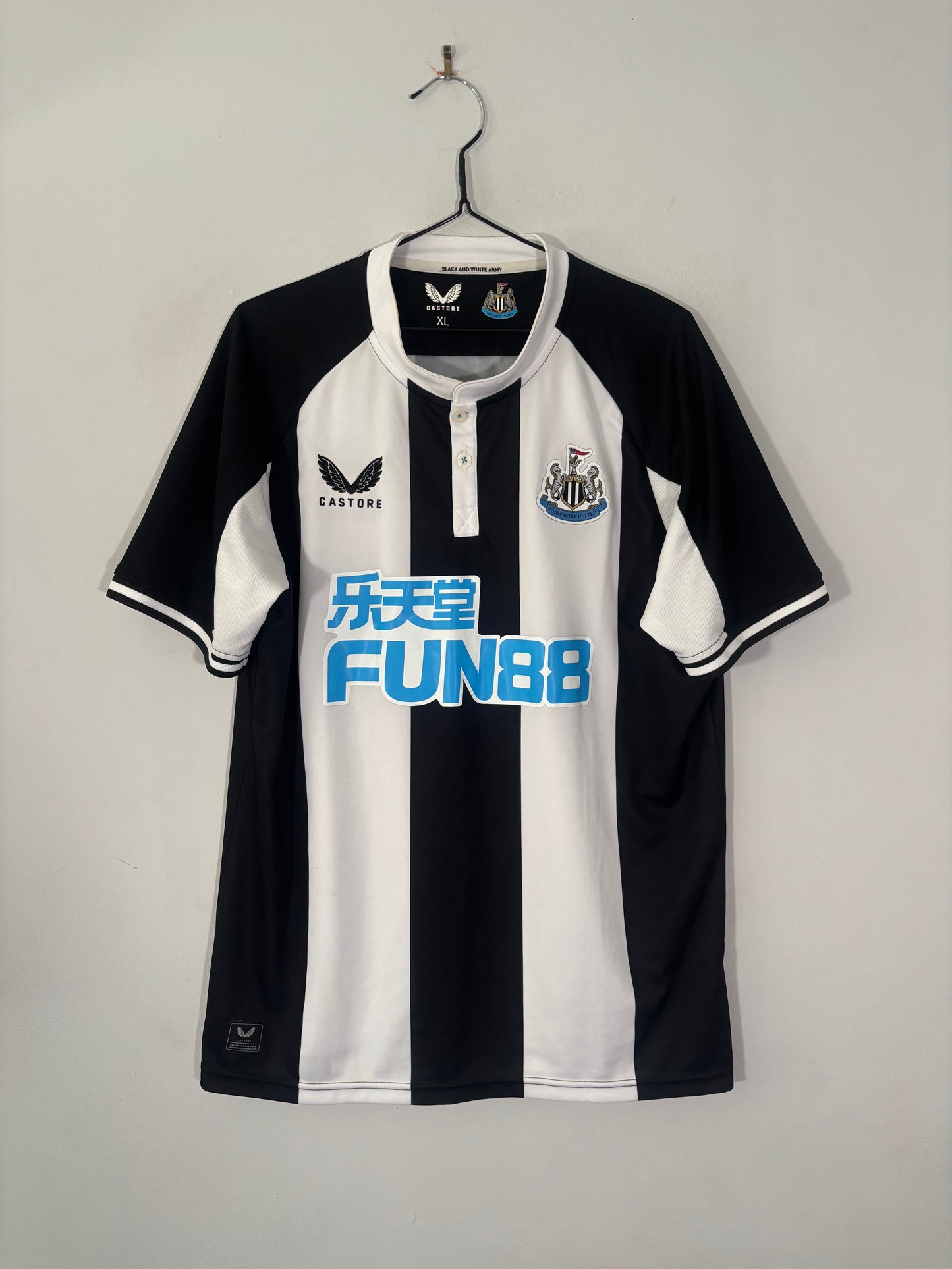 Newcastle United Home Shirt 2021/22 (XL)