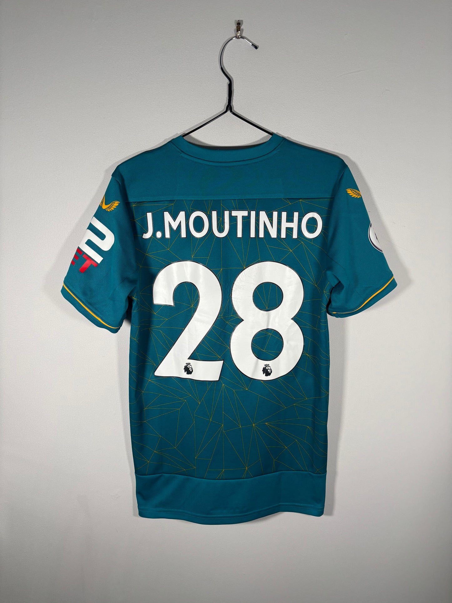 Wolves Away Shirt 2022/23 Moutinho (S)