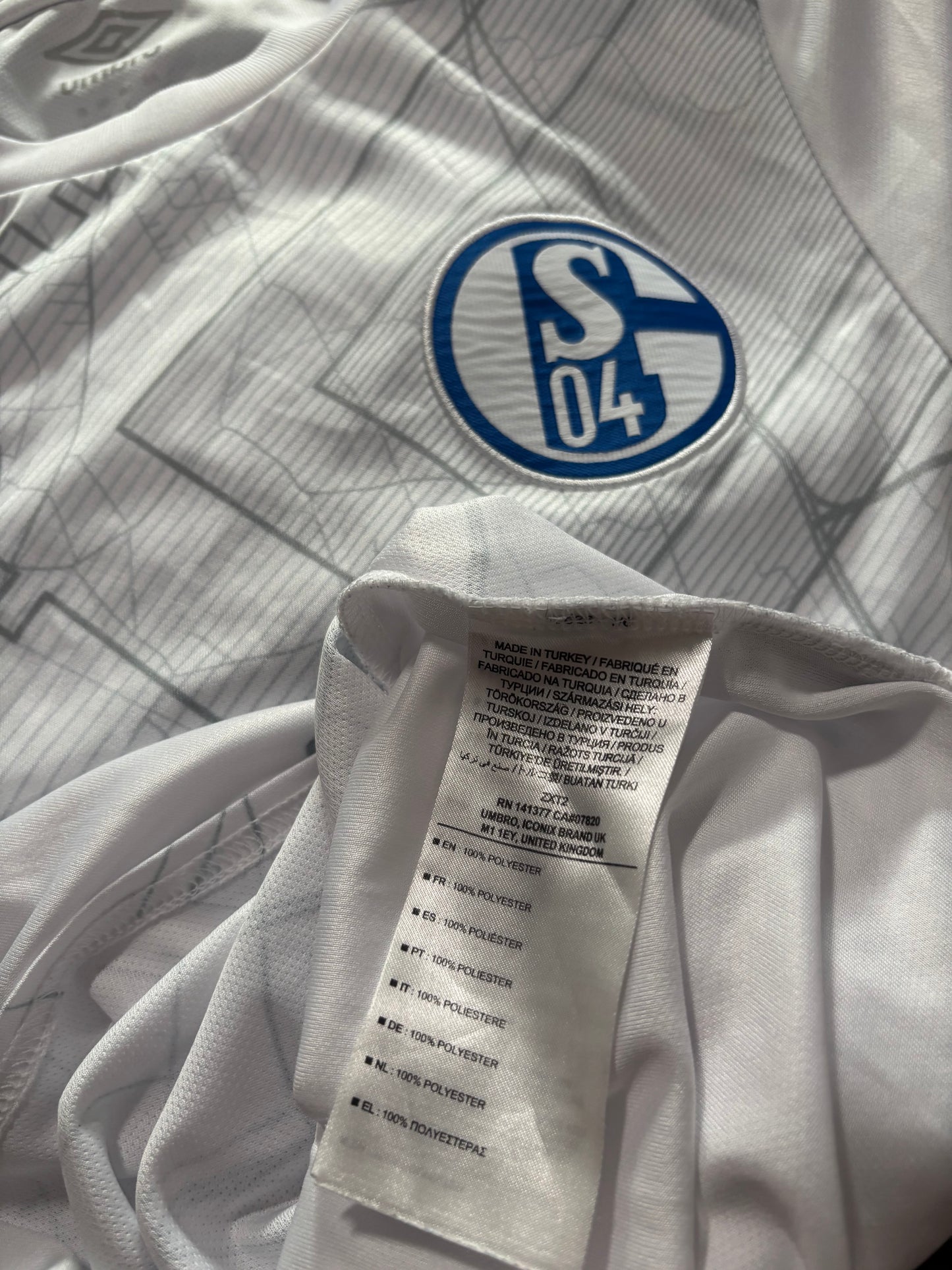 Schalke 04 Away Shirt 2020/21 (M)