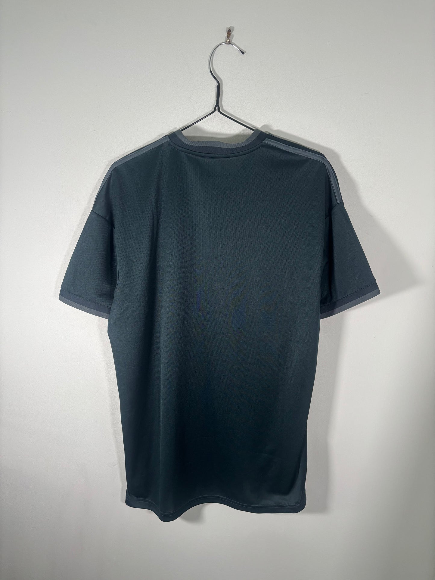 Real Madrid Away Shirt 2018/19 (M)