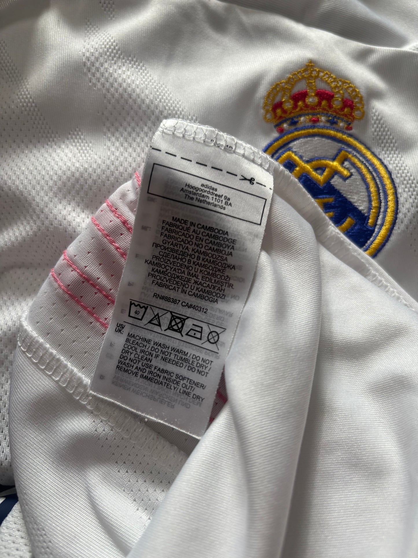 Real Madrid Home Shirt 2021/22 (M)