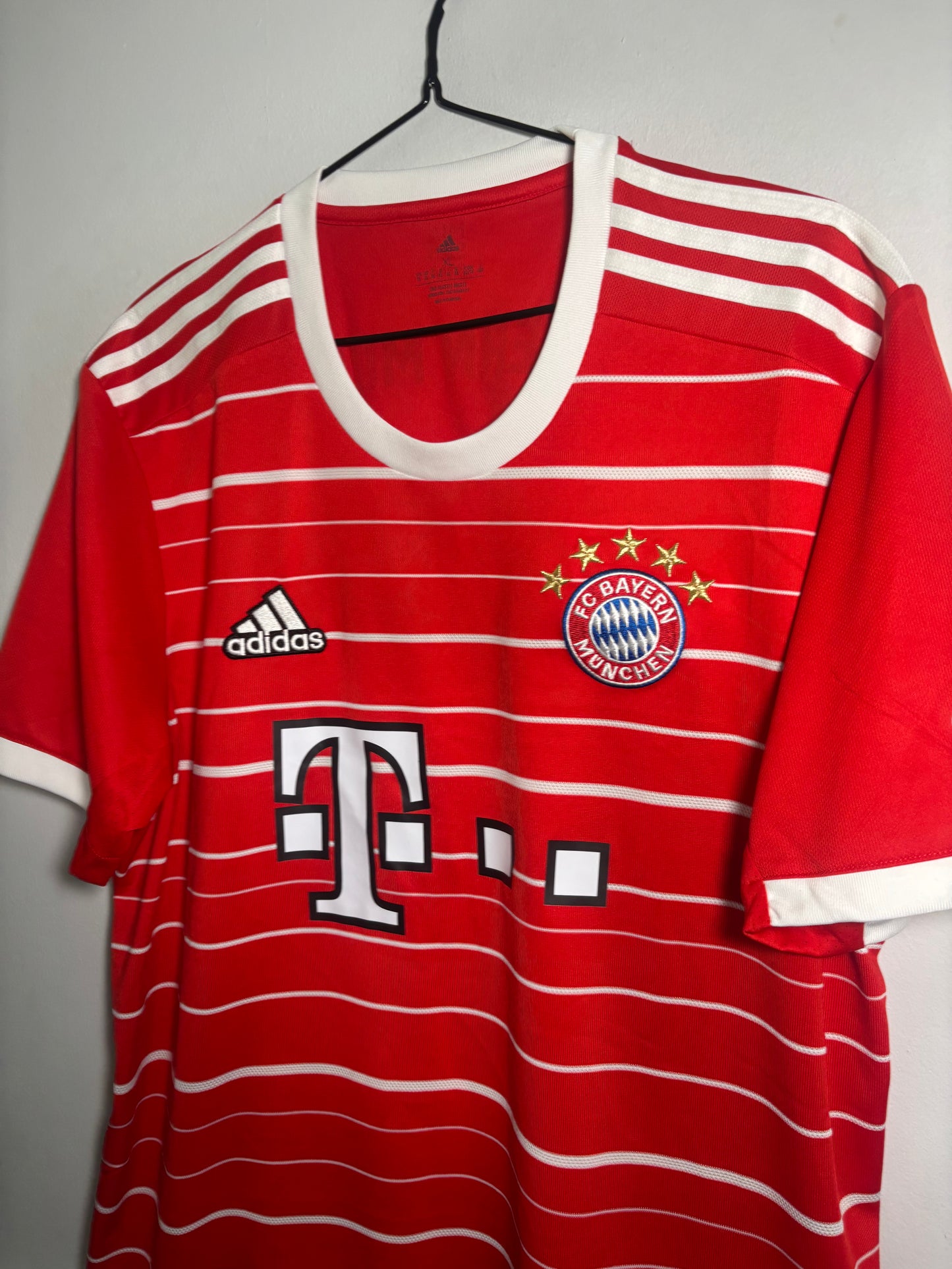Bayern Munich Home Shirt 2022/23 (XL)