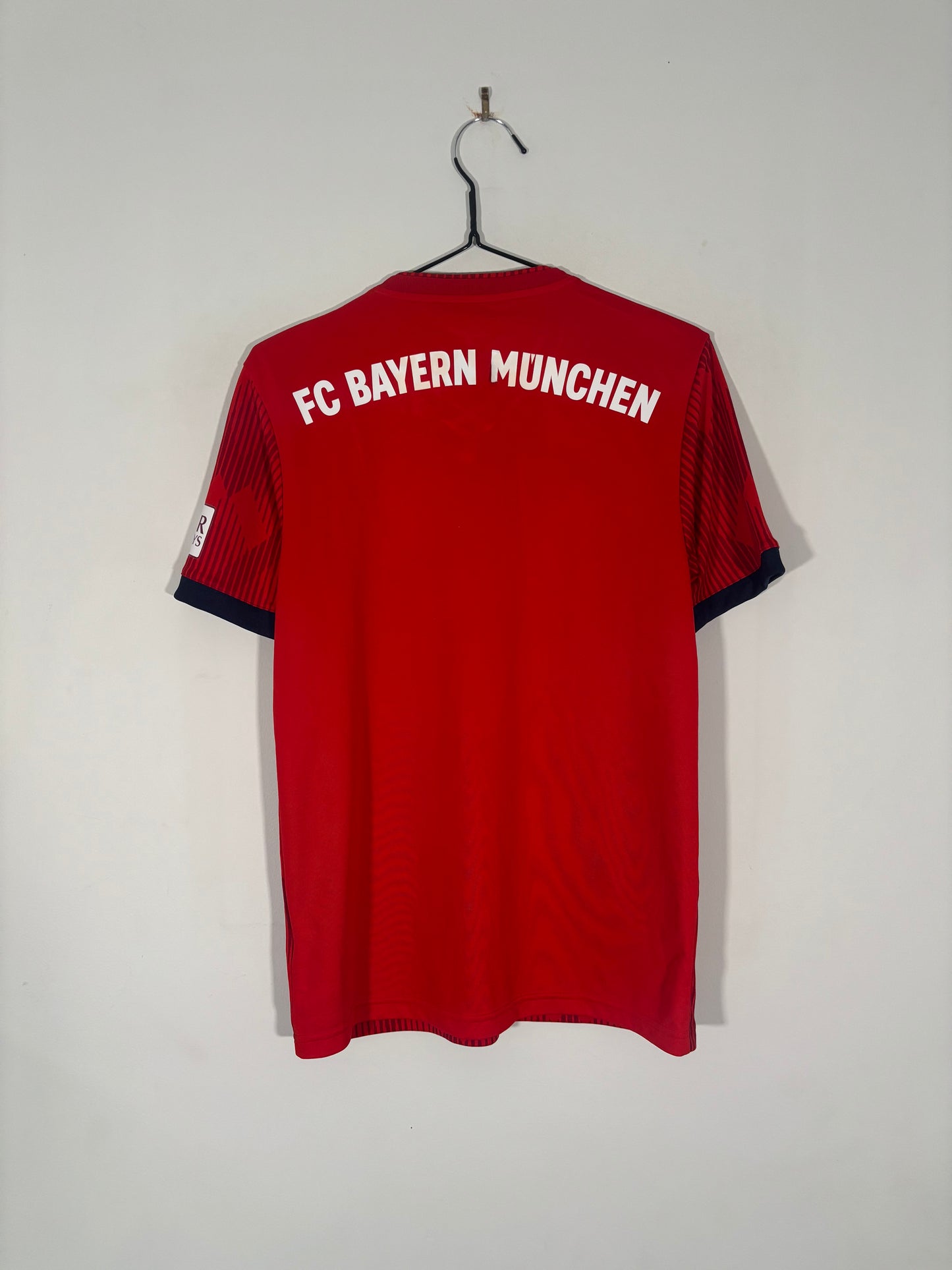 Bayern Munich Home Shirt 2018/19 (S)