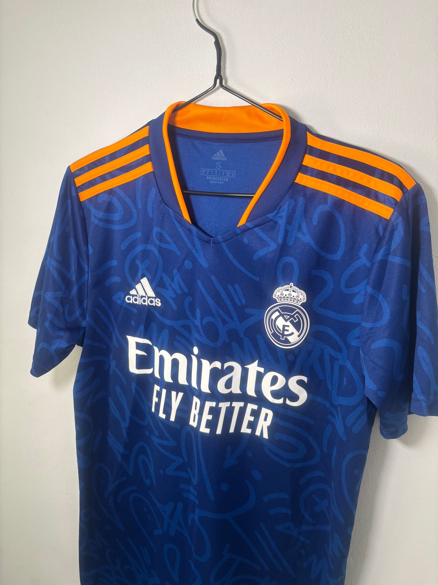 Real Madrid Away Shirt 2021/22 (S)