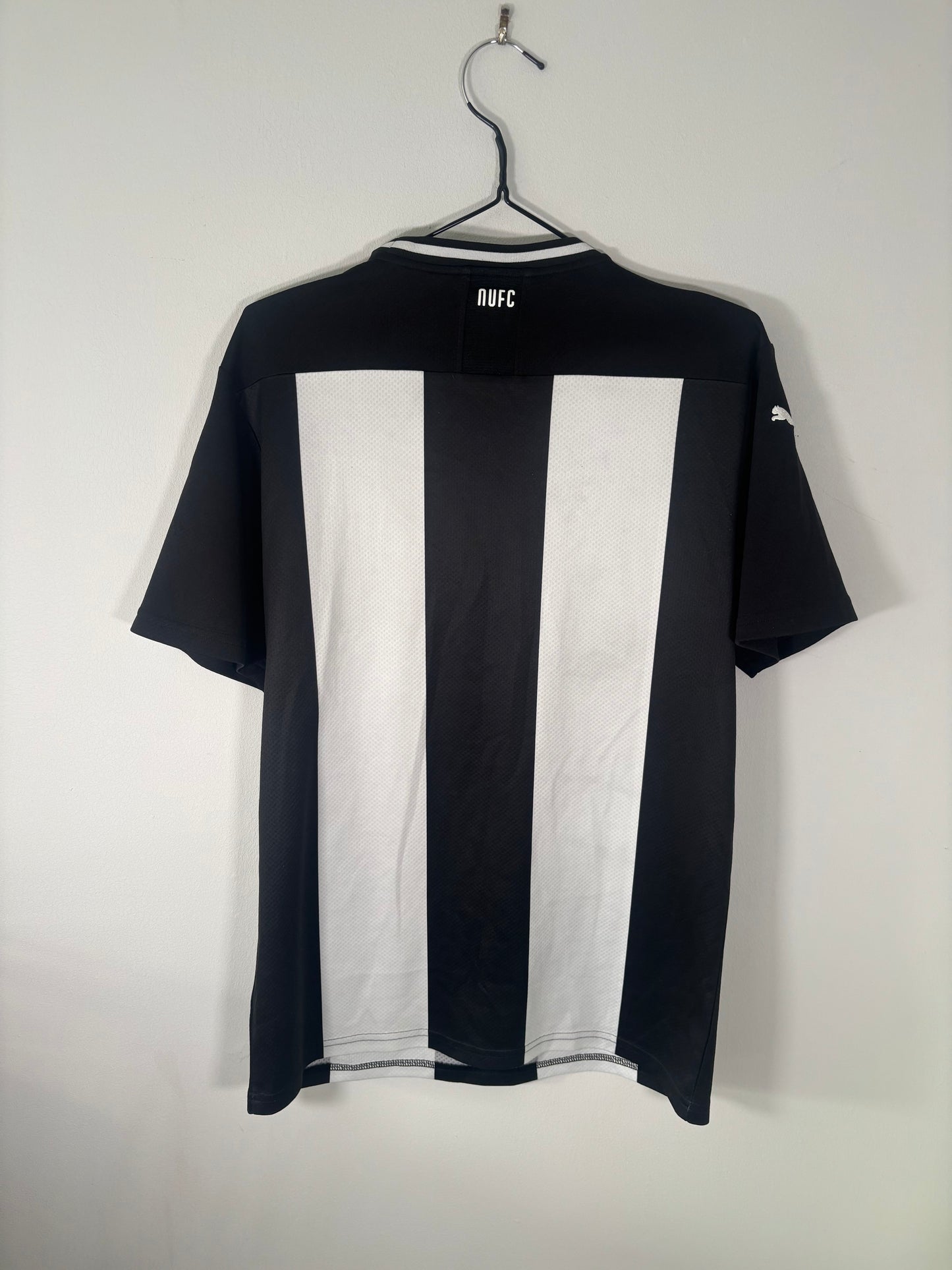 Newcastle United Home Shirt 2019/20 (M)