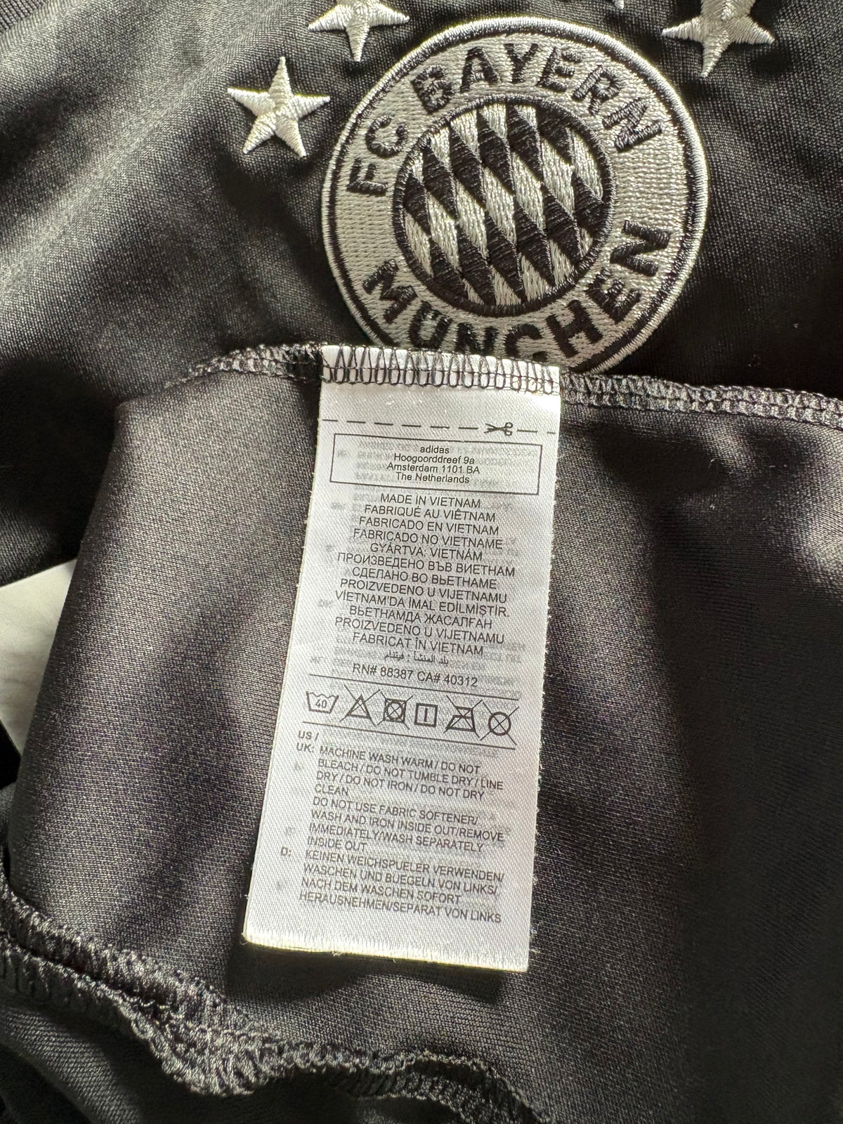 Bayern Munich Goalkeeper Shirt 2023/24 (M)