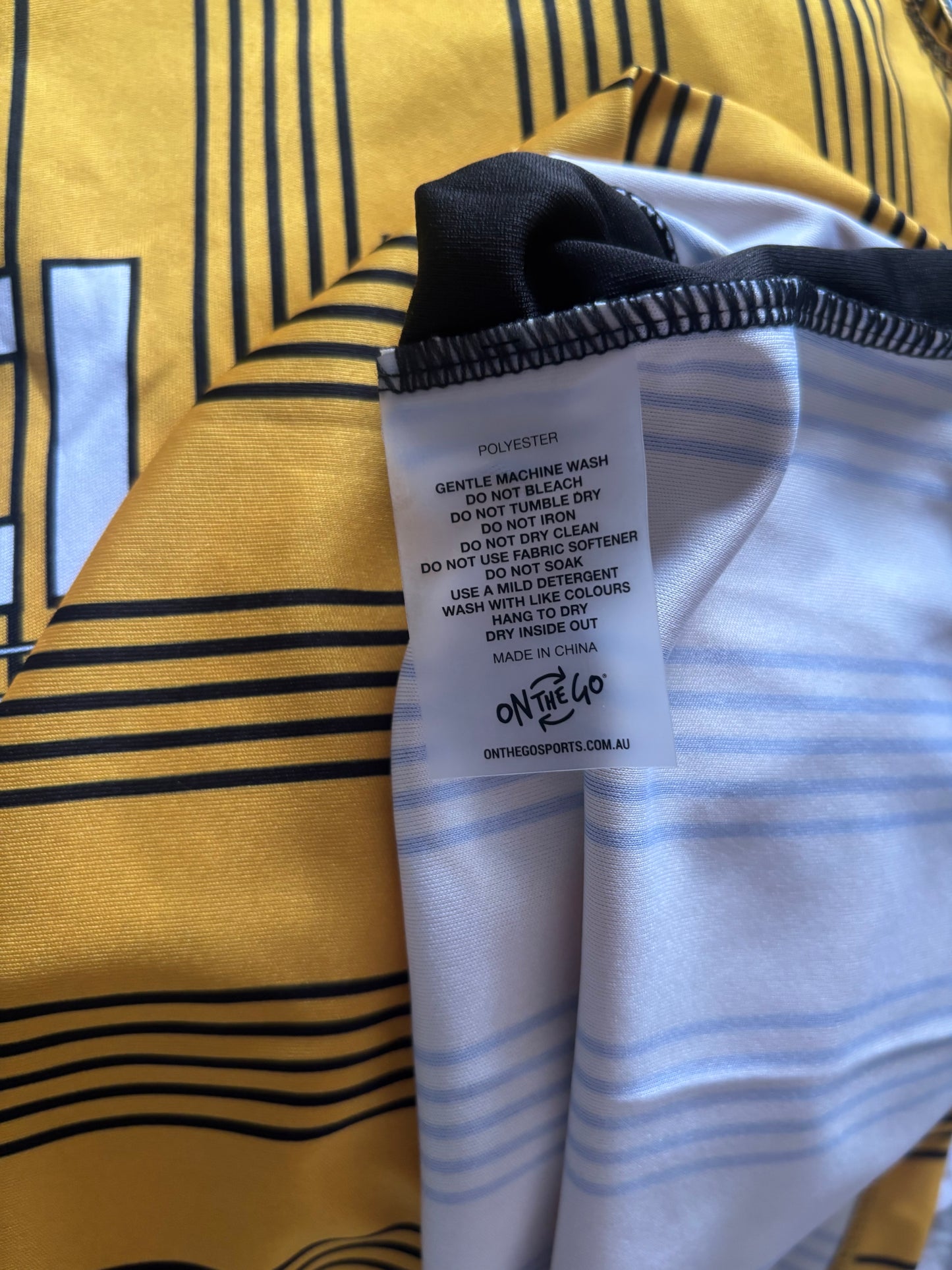 Sheffield Wednesday Away Shirt 2017/18 BNWT Nuhiu (L)