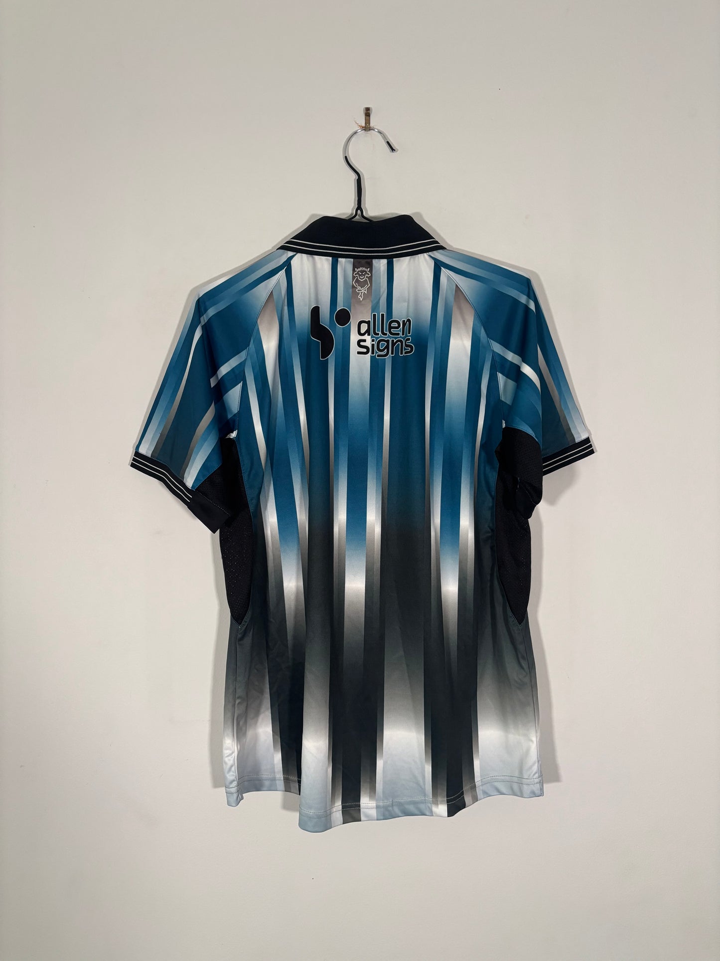 Lincoln City 2023/24 Goalkeeper Shirt (S)