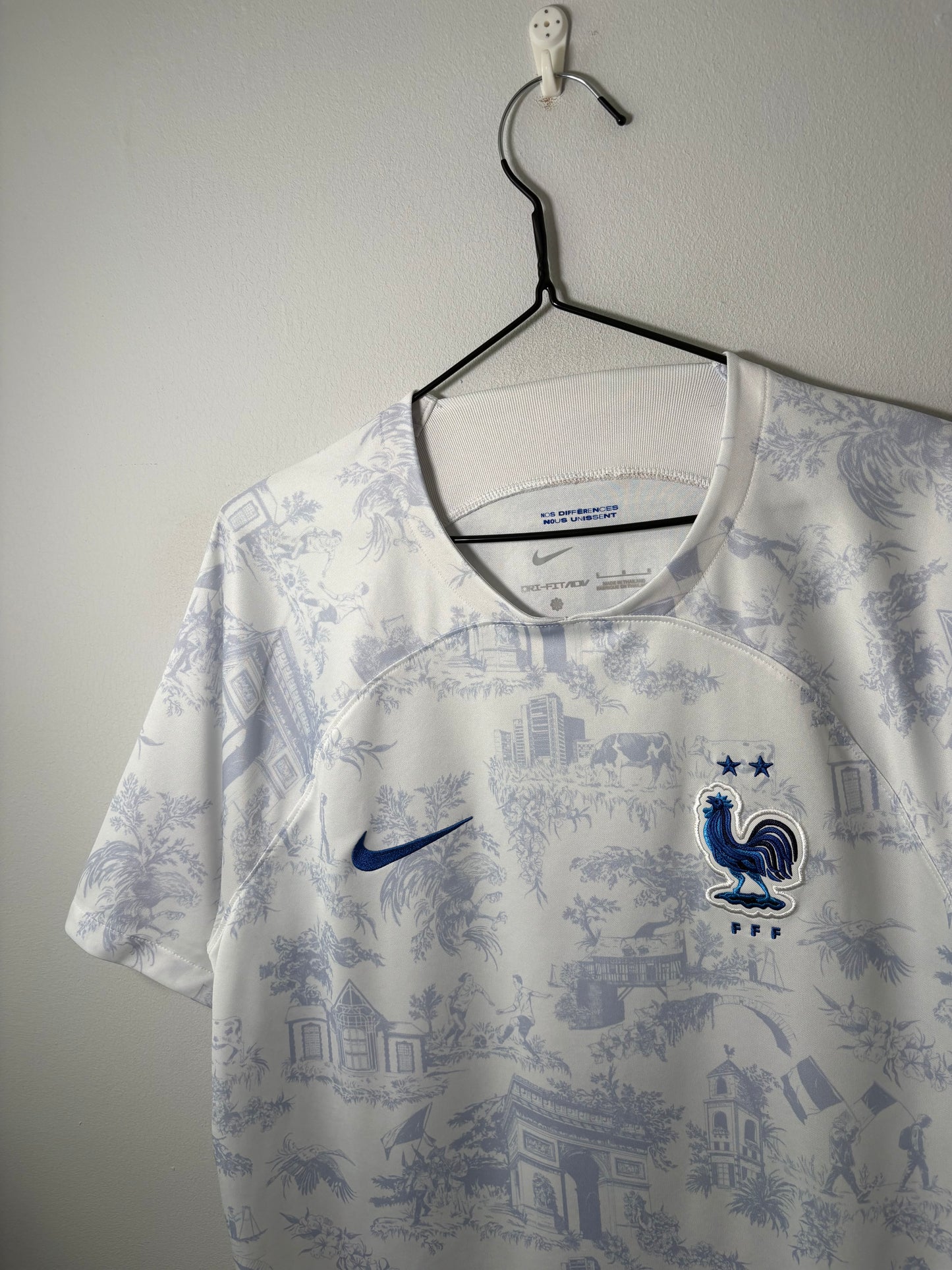 France Away Shirt 2022 (L)