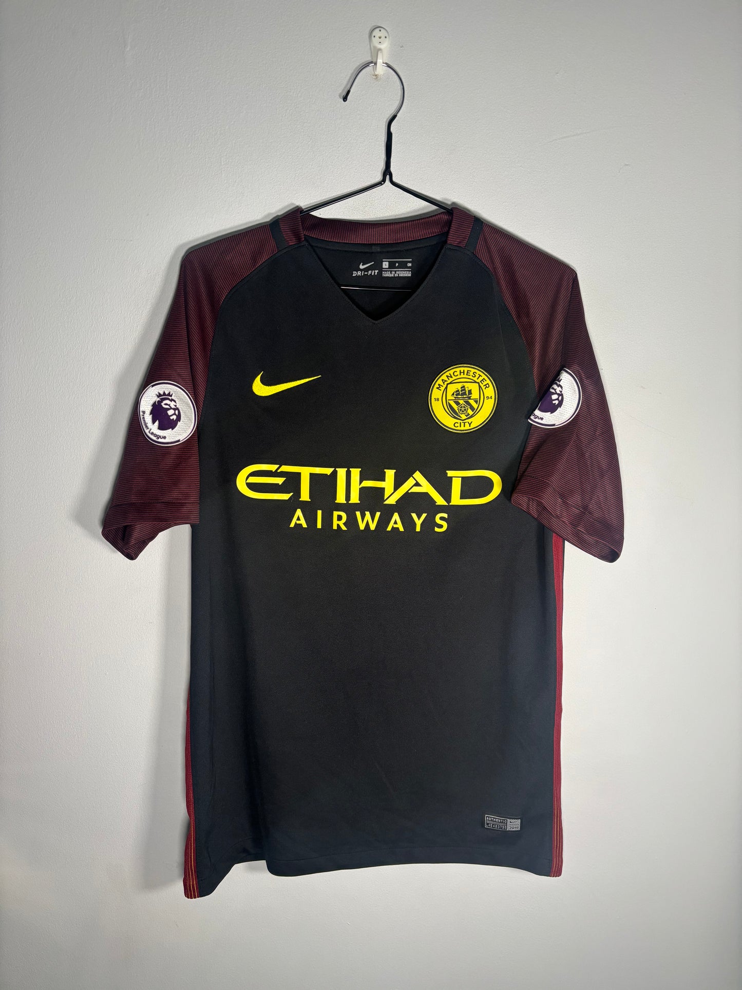 Manchester City Away Shirt 2016/17 Jesus (S)
