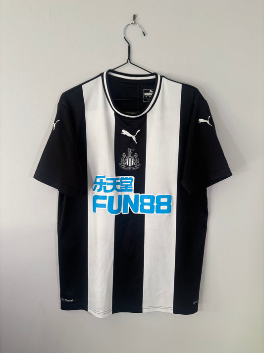 Newcastle United Home Shirt 2019/20 (L)