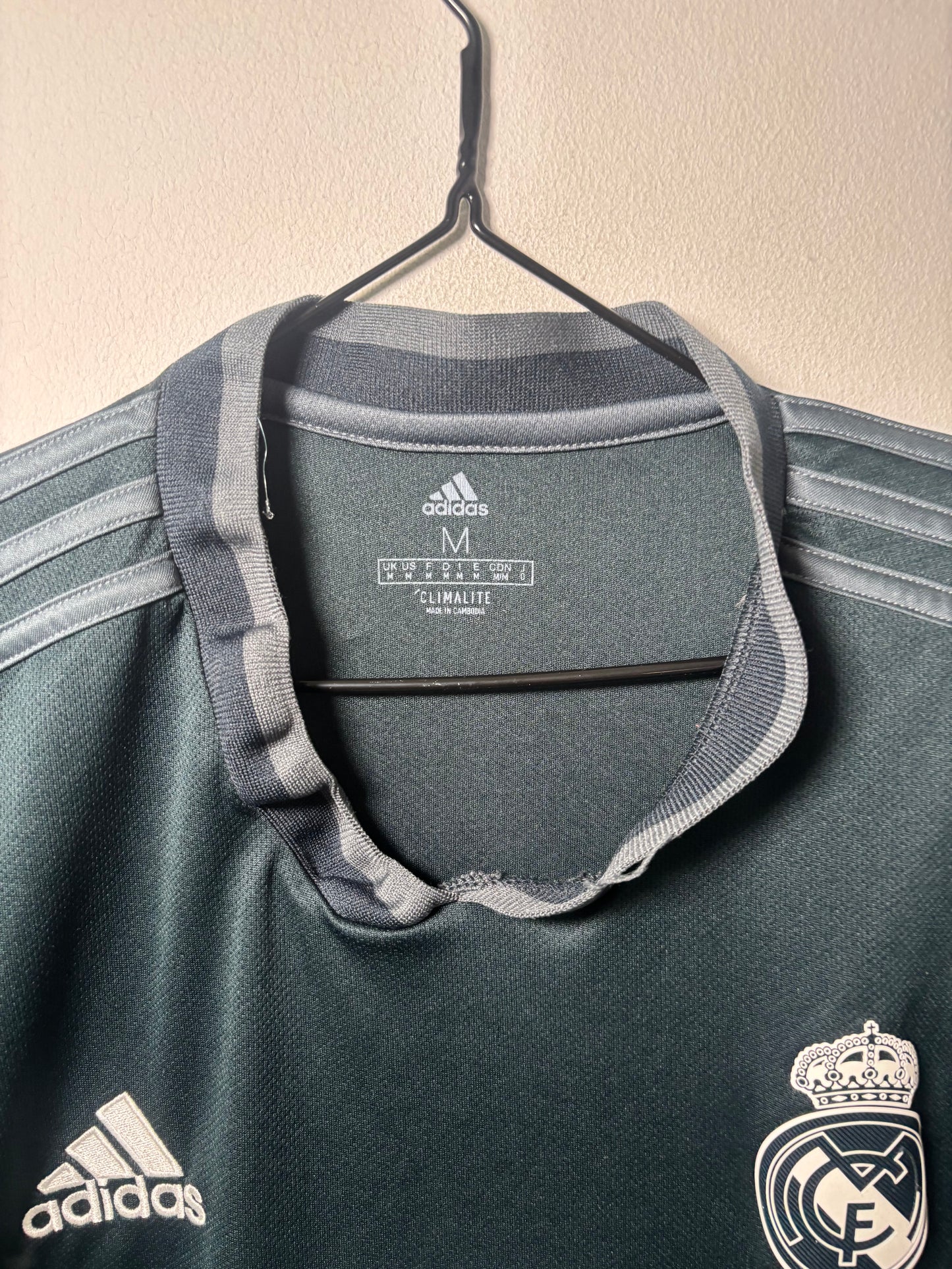 Real Madrid Away Shirt 2018/19 (M)