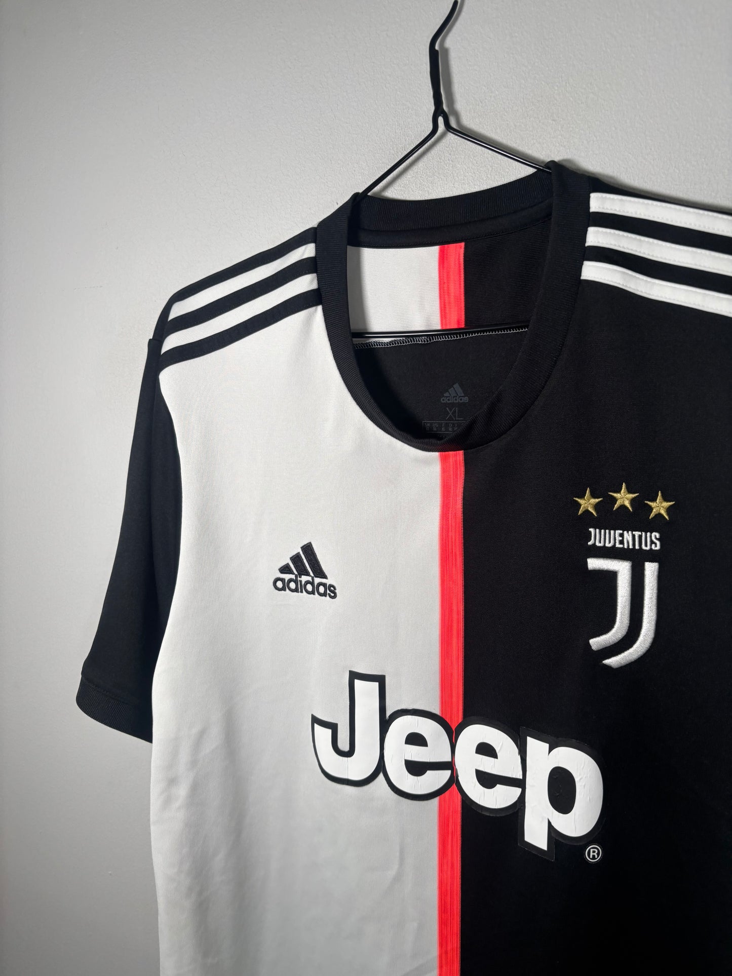 Juventus Home Shirt 2019/20 (XL)