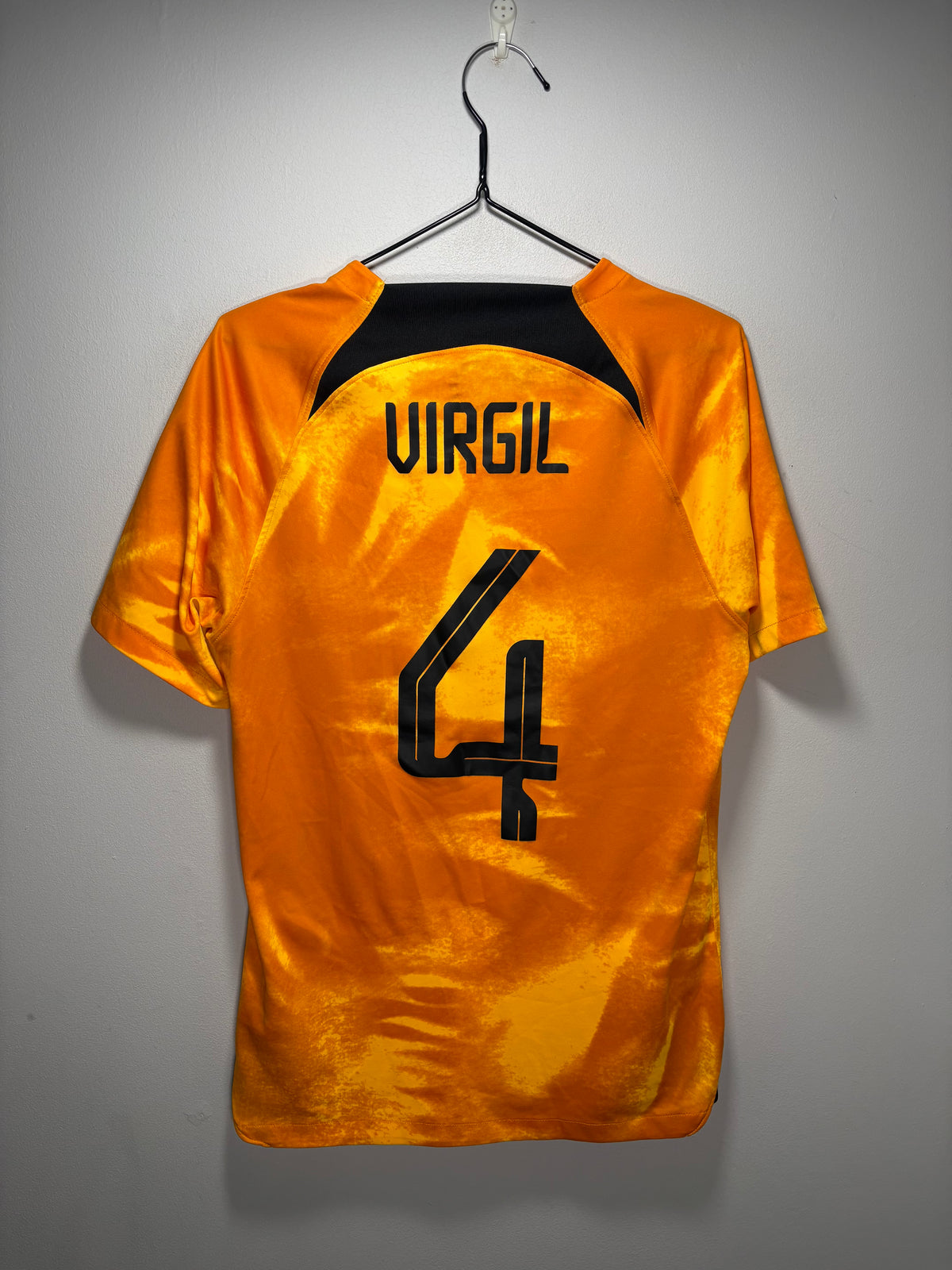 Netherlands Authentic Home Shirt 2022 Virgil Van Dijk (S)