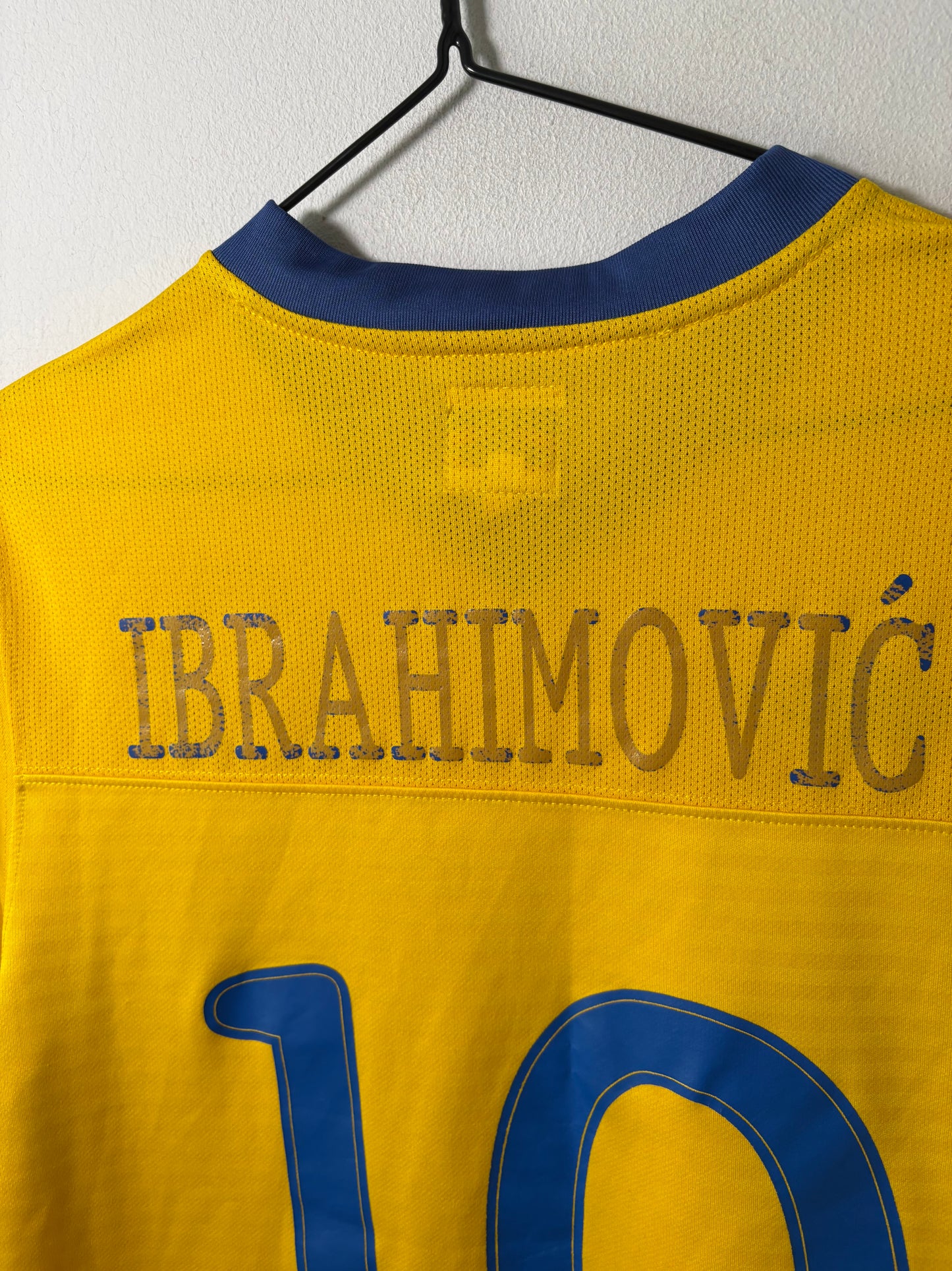 Sweden Home Shirt 2010 Ibrahimovic (S)