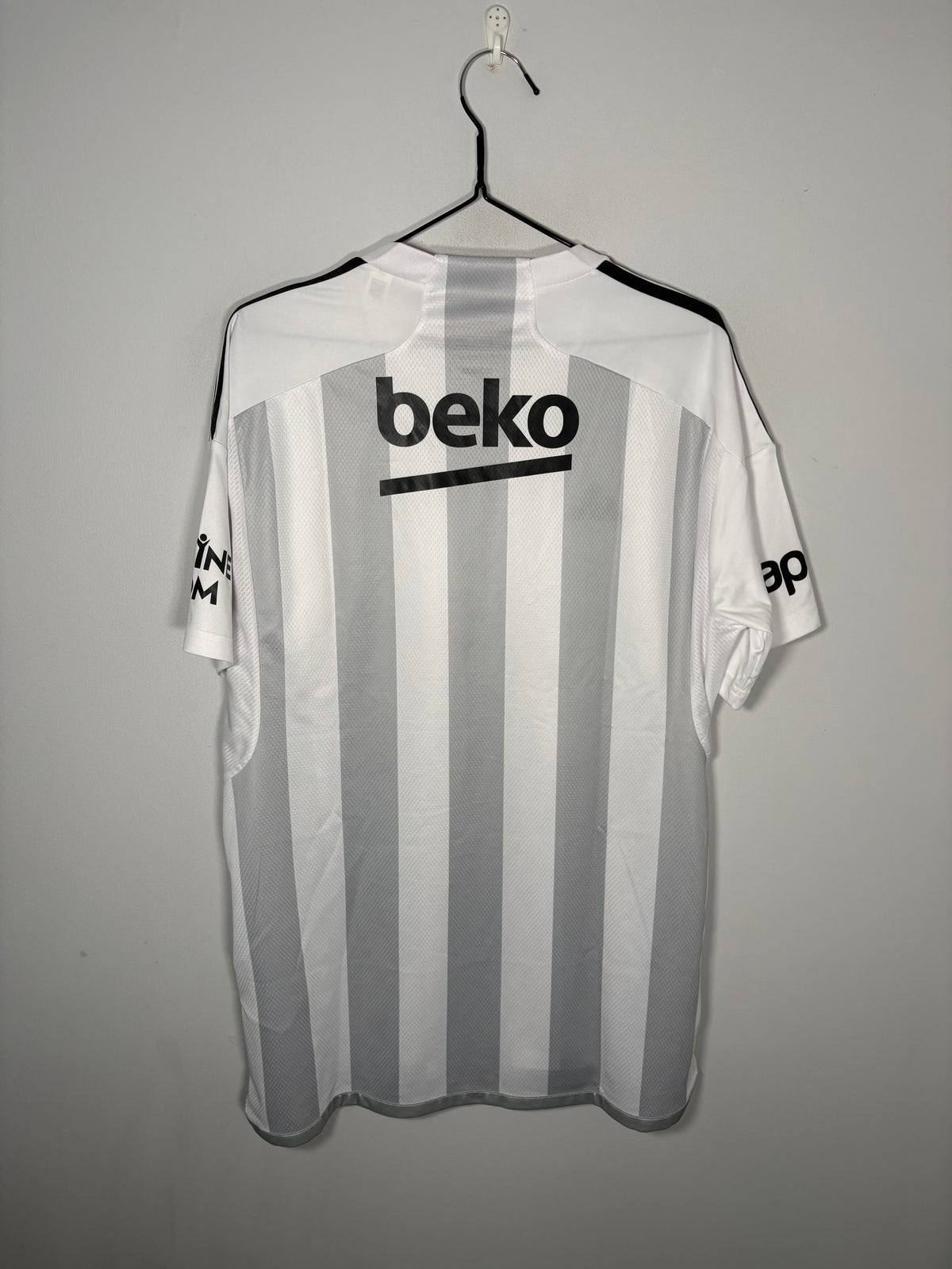 Besiktas Home Shirt 2023/24 (L)