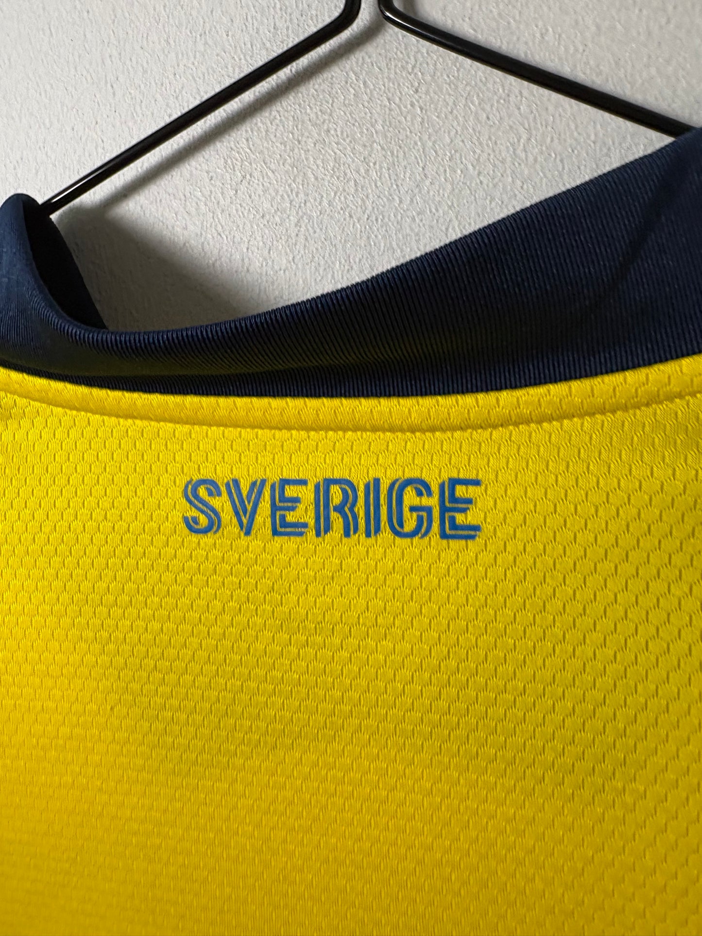 Sweden Home Shirt 2020 (L)