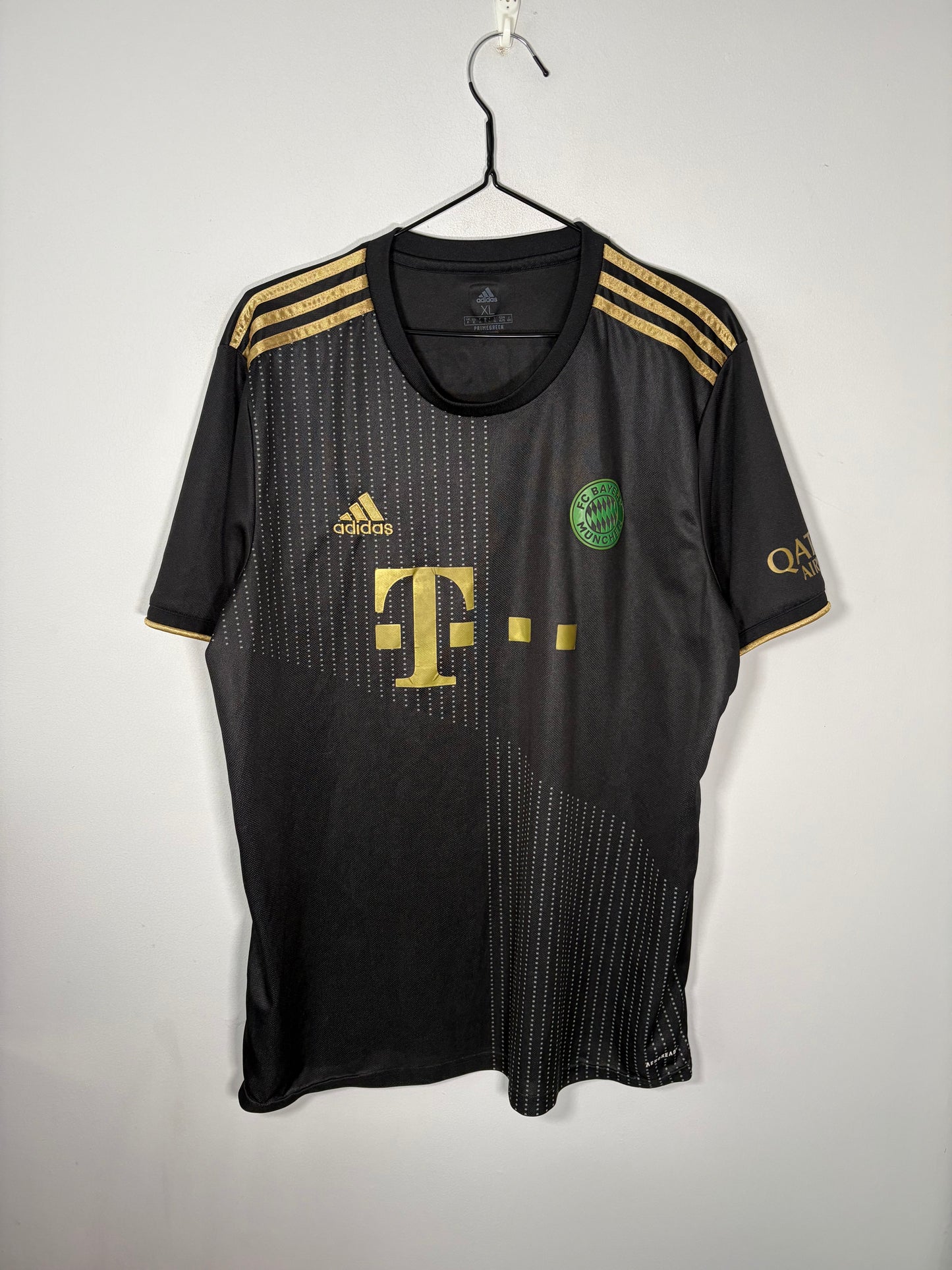 Bayern Munich Away Shirt 2021/22 (XL)