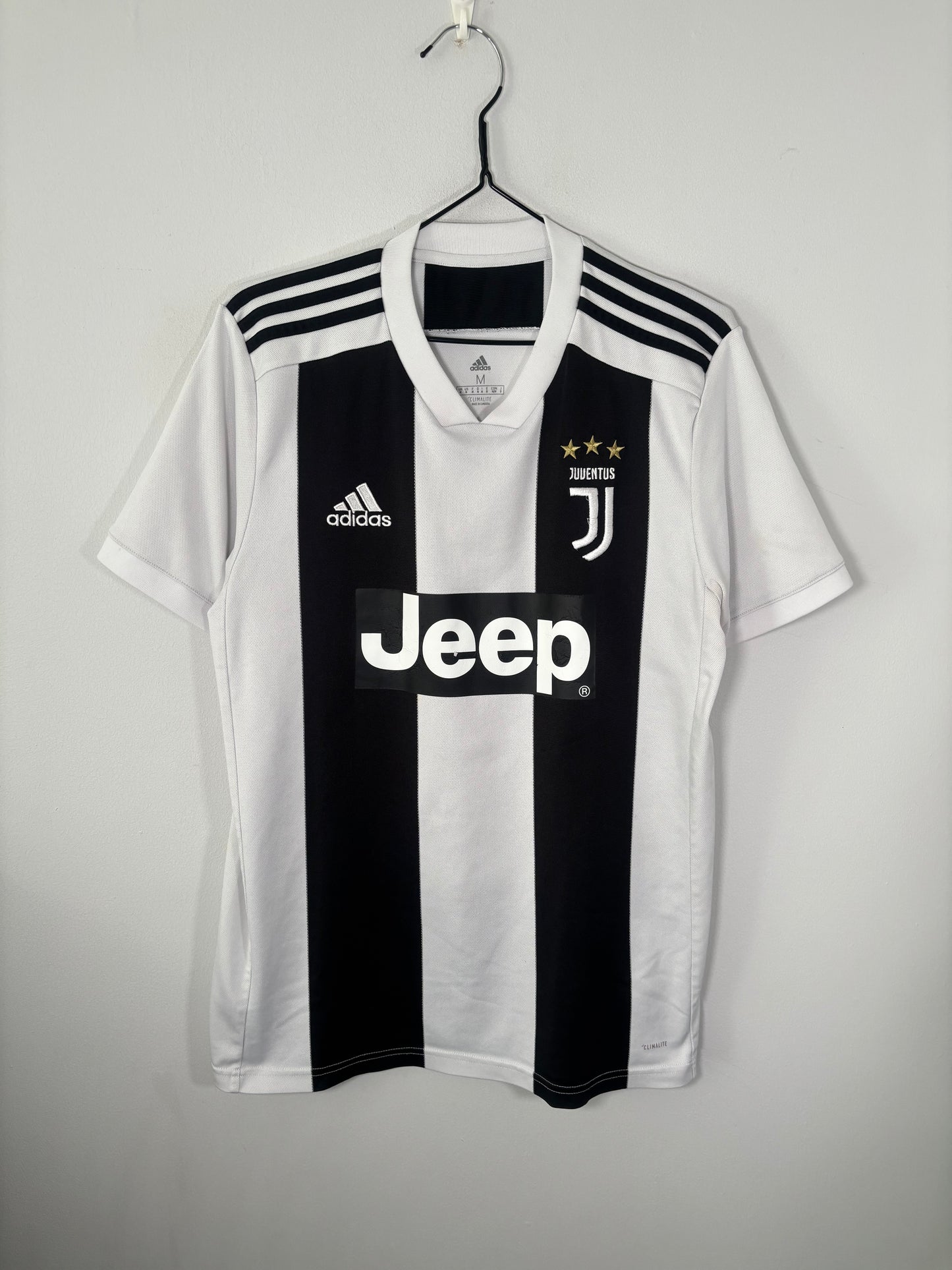 Juventus Home Shirt 2018/19 (M)