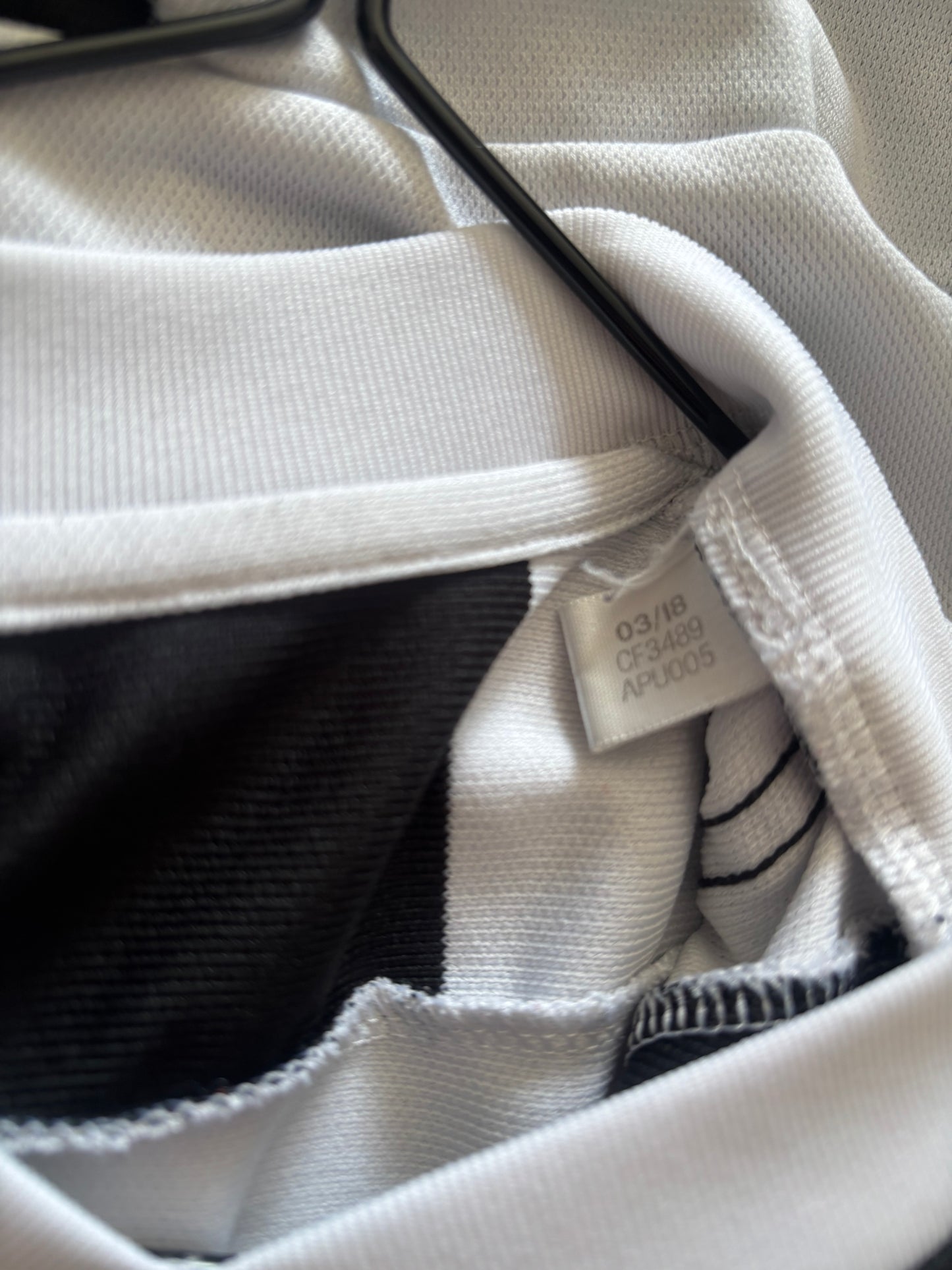 Juventus Home Shirt 2018/19 (M)