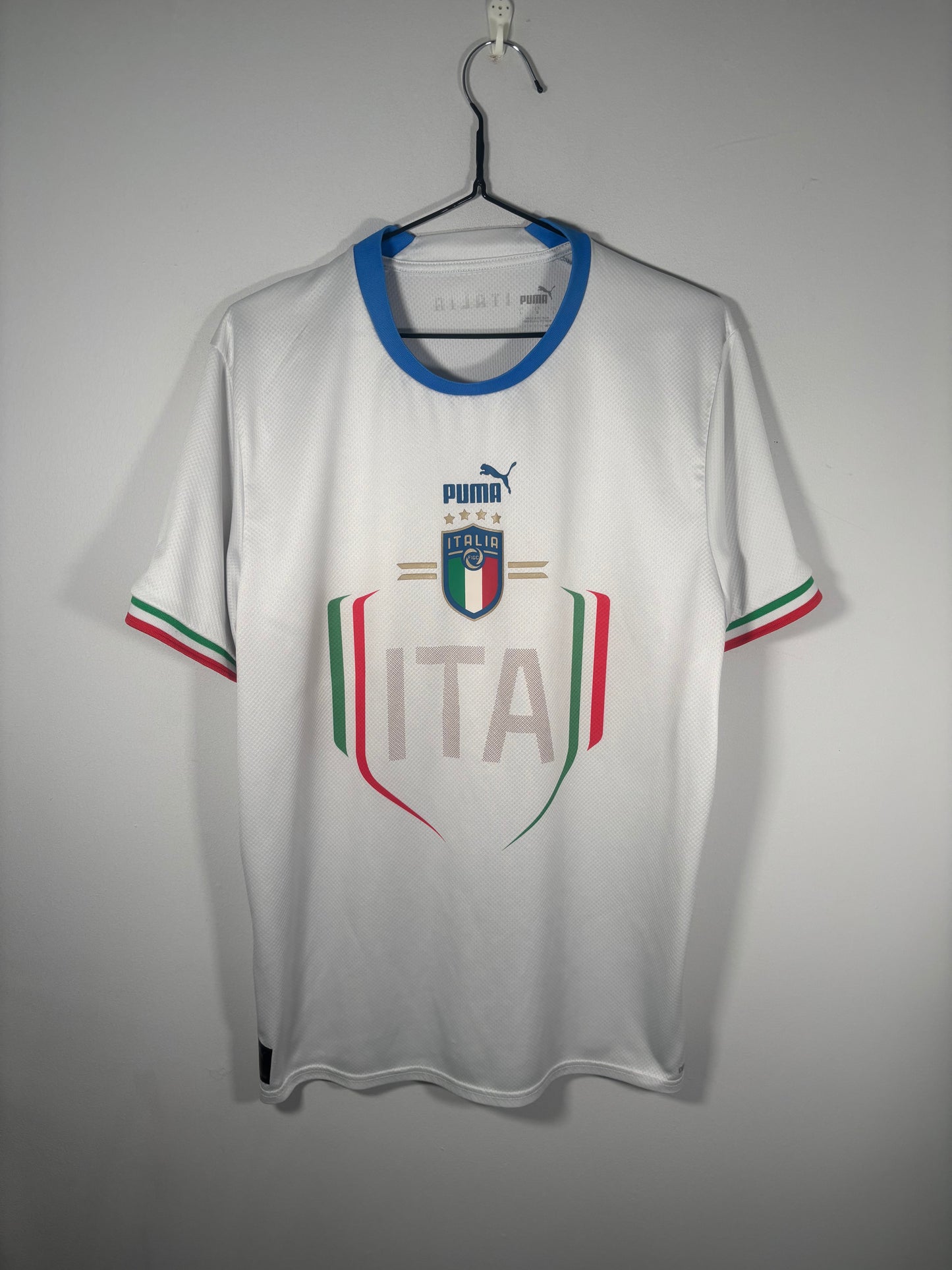 Italy Away Shirt 2022 (L)