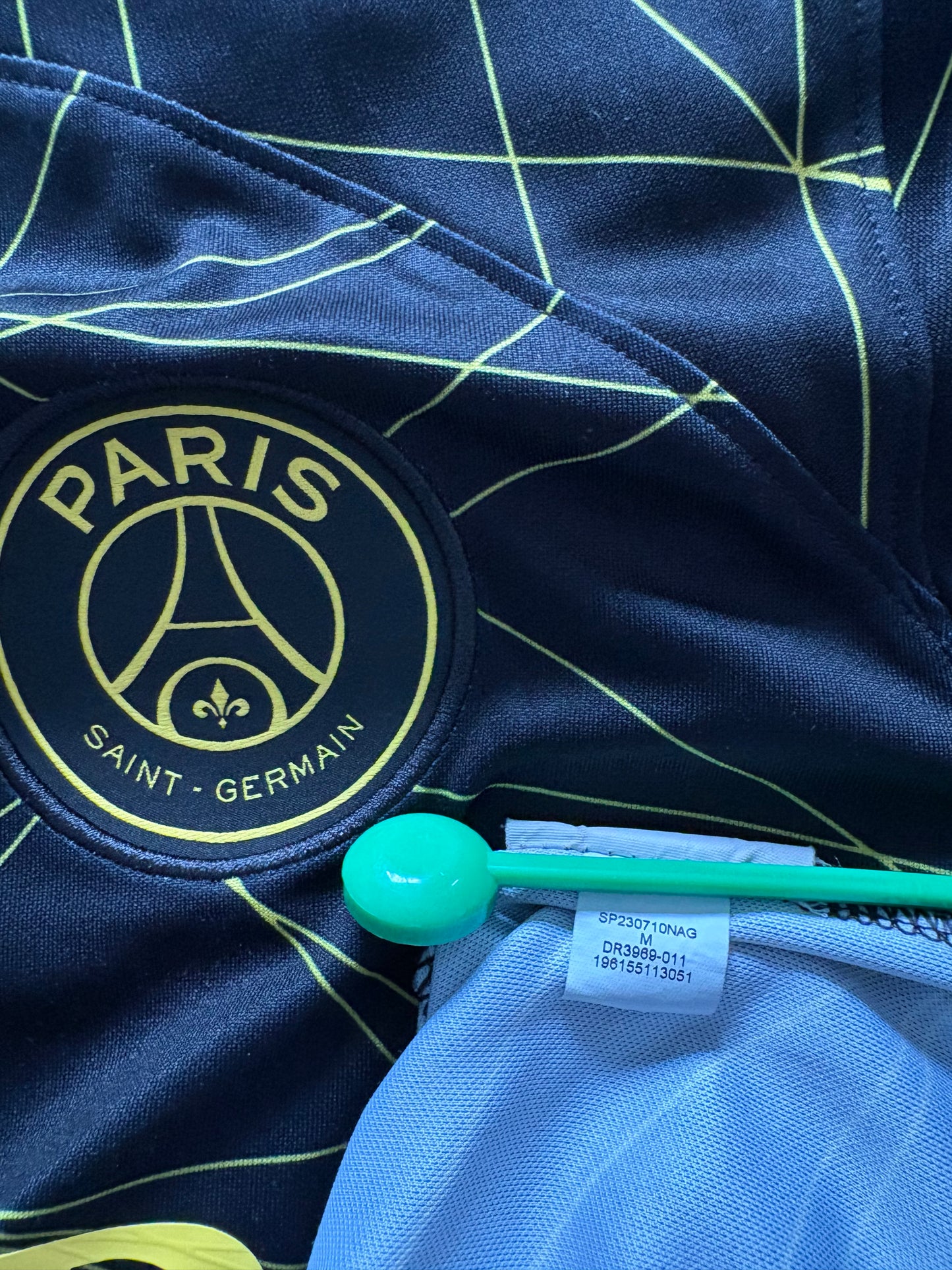 PSG Fourth Shirt 2022/23 (M)