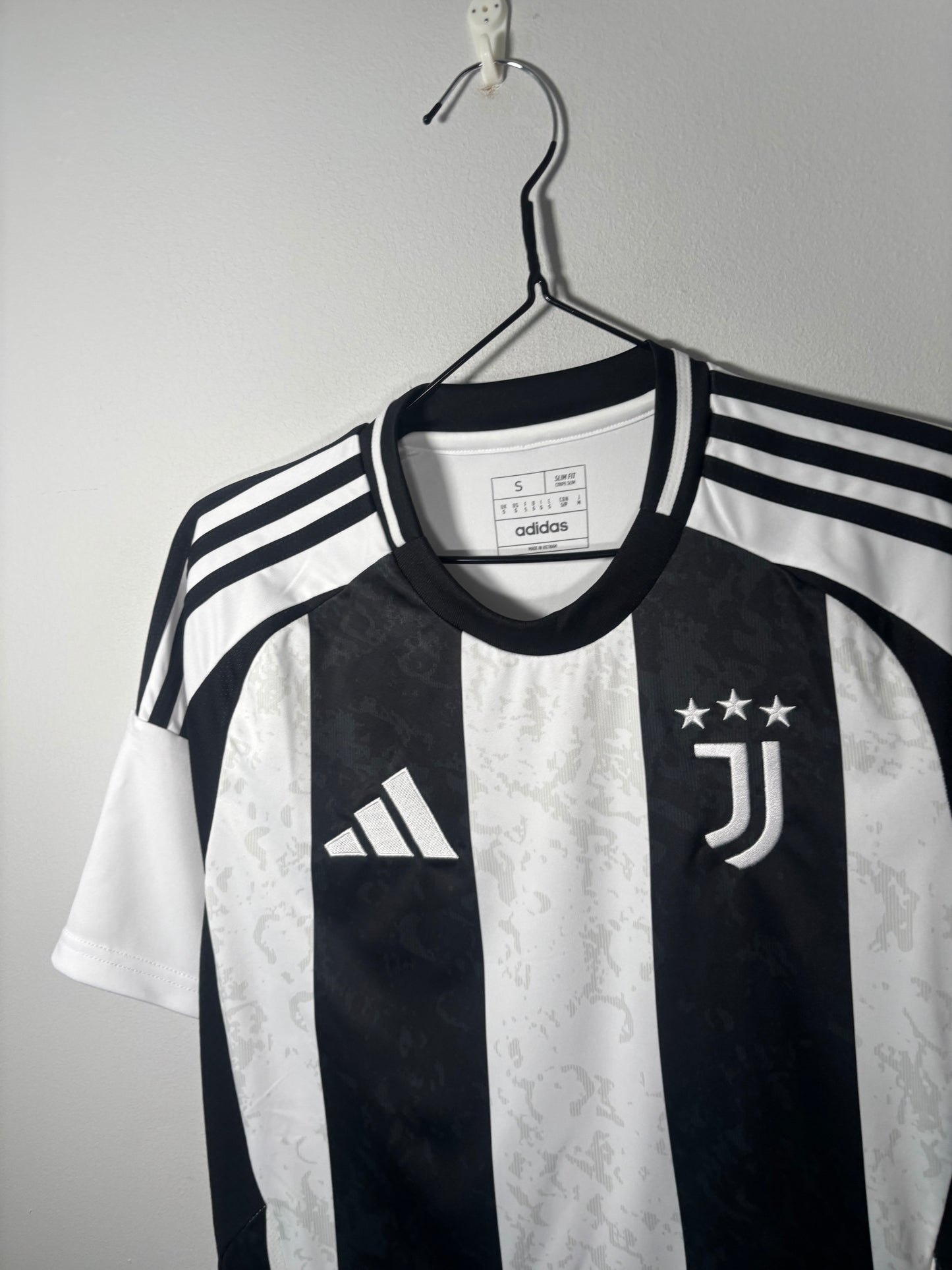 Juventus Home Shirt 2024/25 (S)