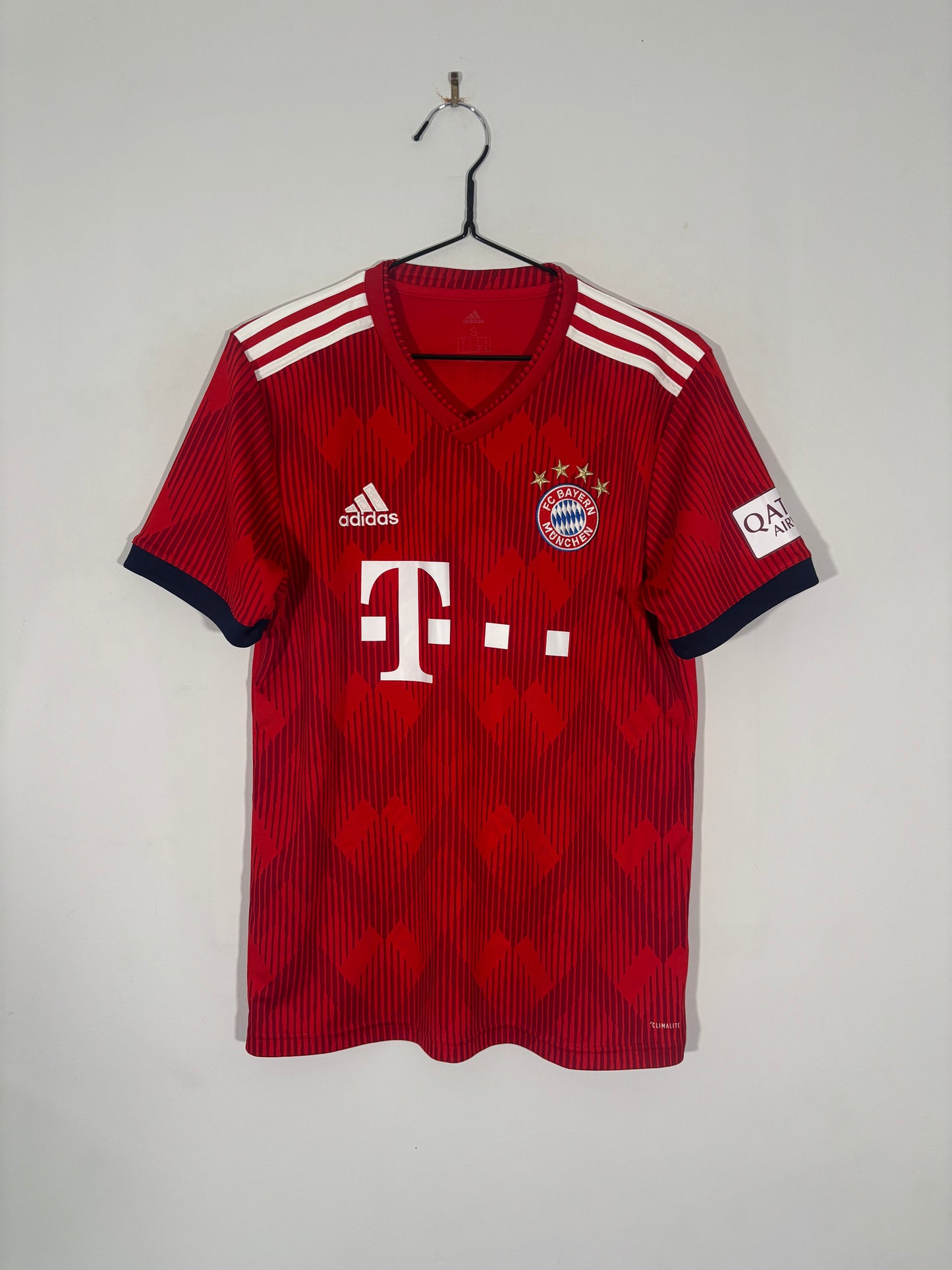 Bayern Munich Home Shirt 2018/19 (S)