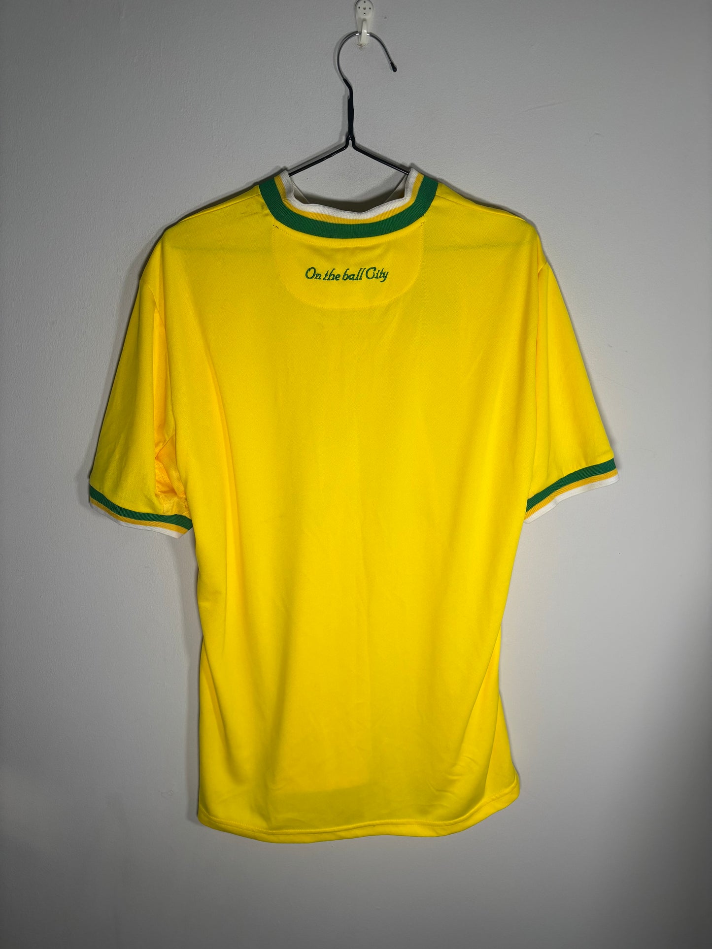 Norwich City Home Shirt 2011/12 (L)