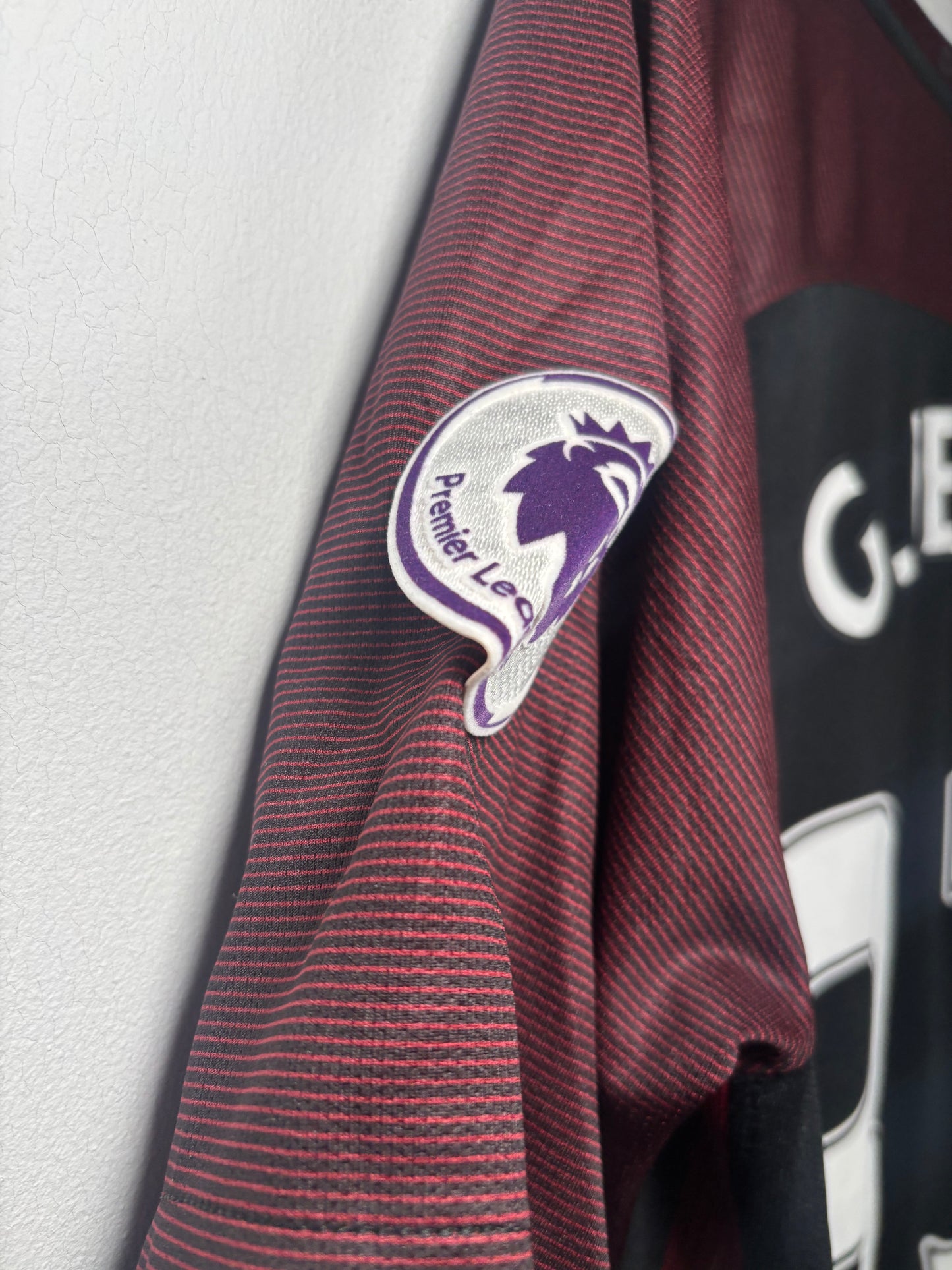 Manchester City Away Shirt 2016/17 Jesus (S)