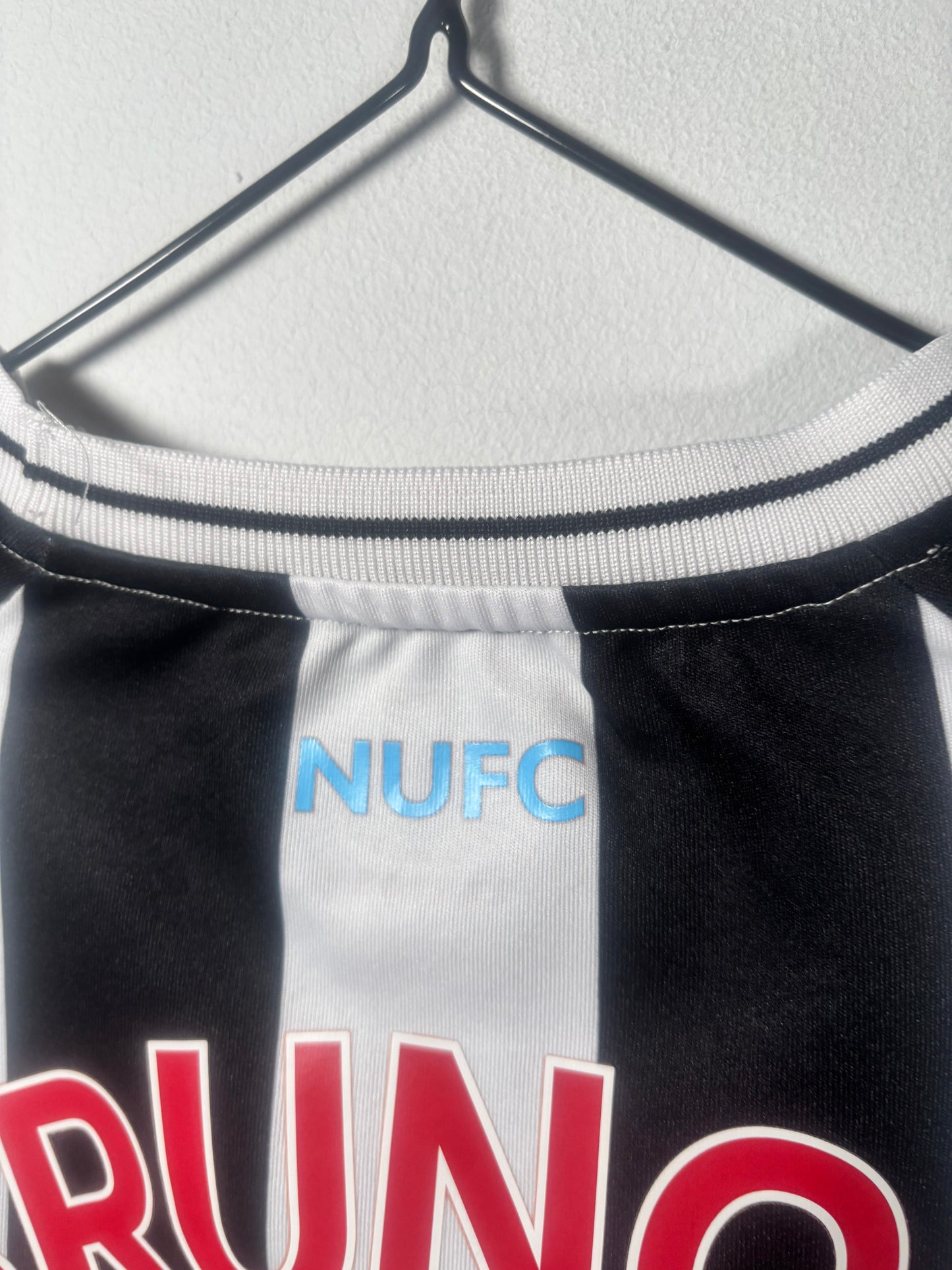 Newcastle United Home Shirt 2022/23 Bruno Guimaraes (L)