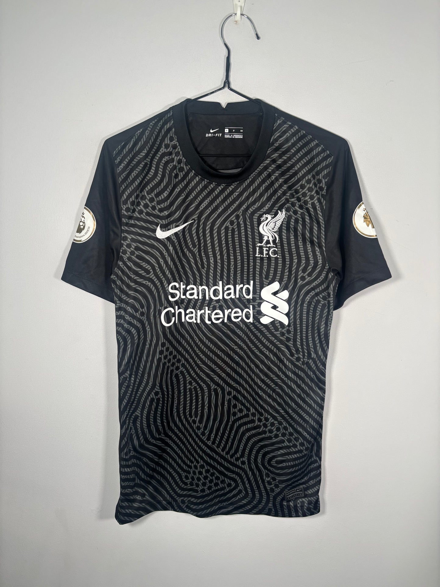 Liverpool Goalkeeper Shirt 2020/21 (S)