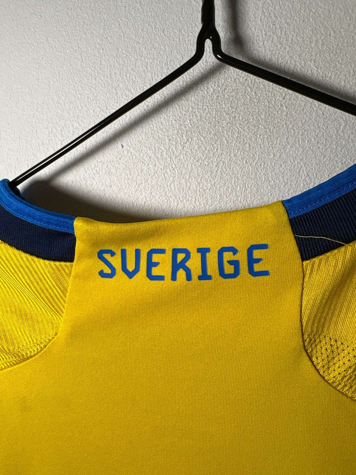 Sweden Home Shirt 2022 (L)