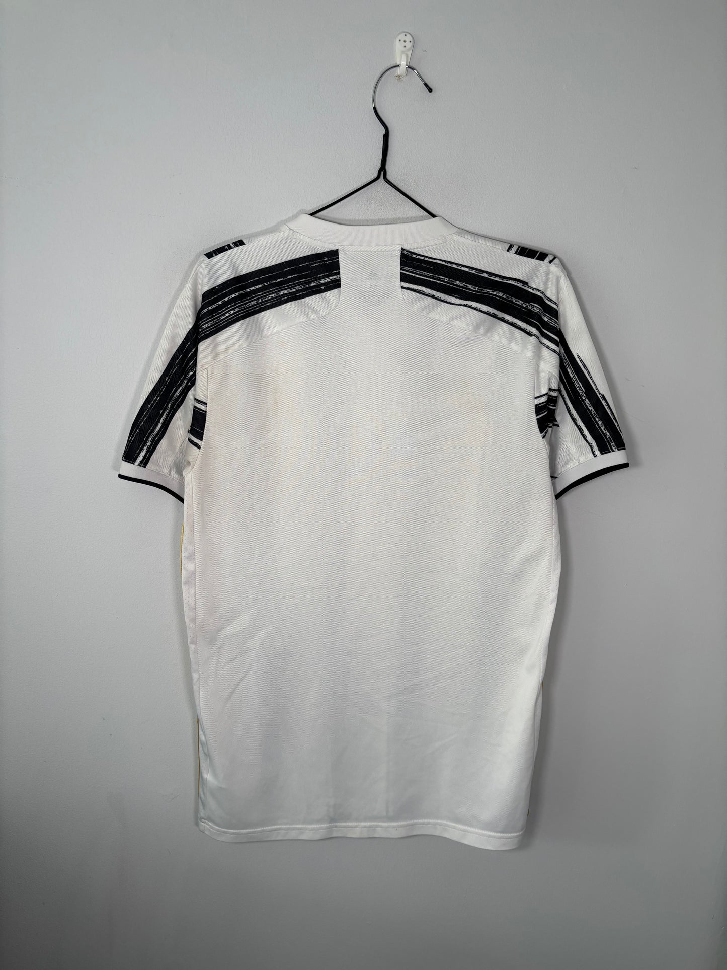 Juventus Home Shirt 2020/21 (M)
