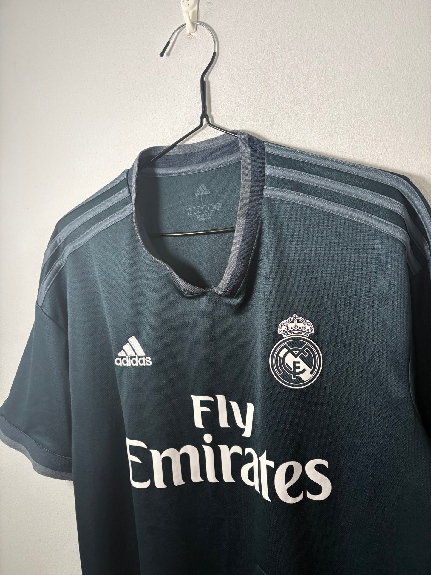 Real Madrid Away Shirt 2018/19 (L)